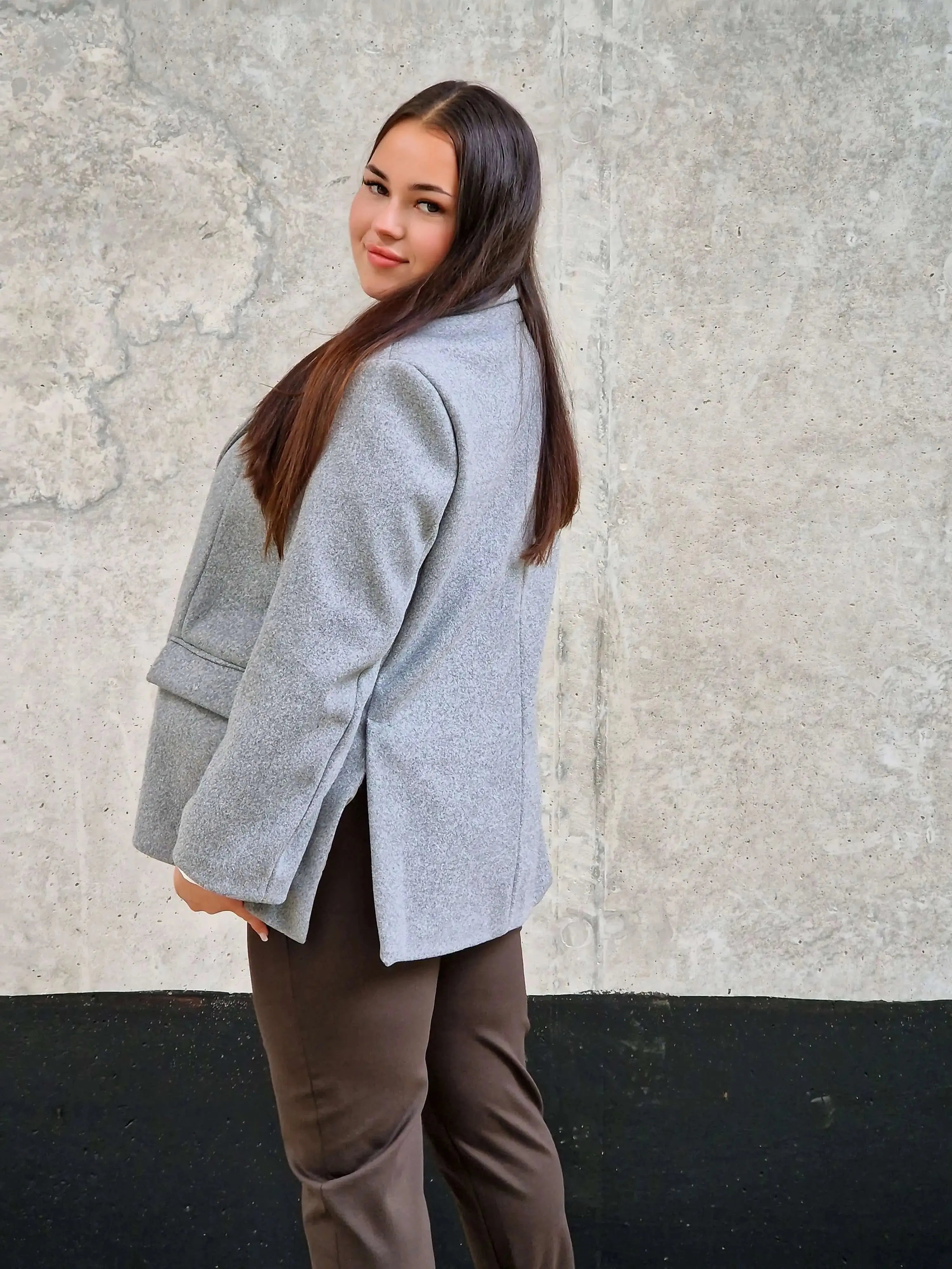 Oversize marynarka plus size – nowoczesna elegancja i stylowy komfort Stylowa XL