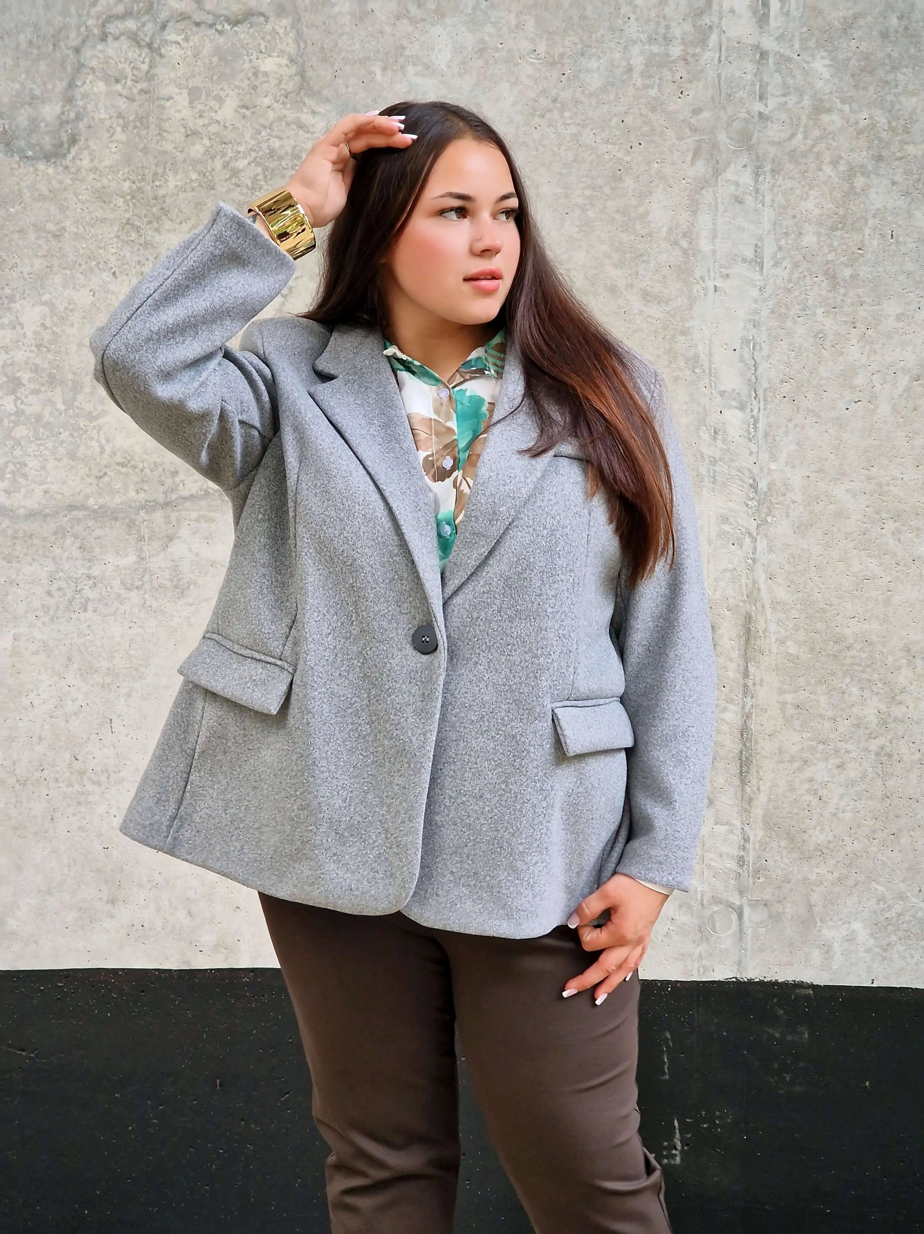 Oversize marynarka plus size – nowoczesna elegancja i stylowy komfort Stylowa XL