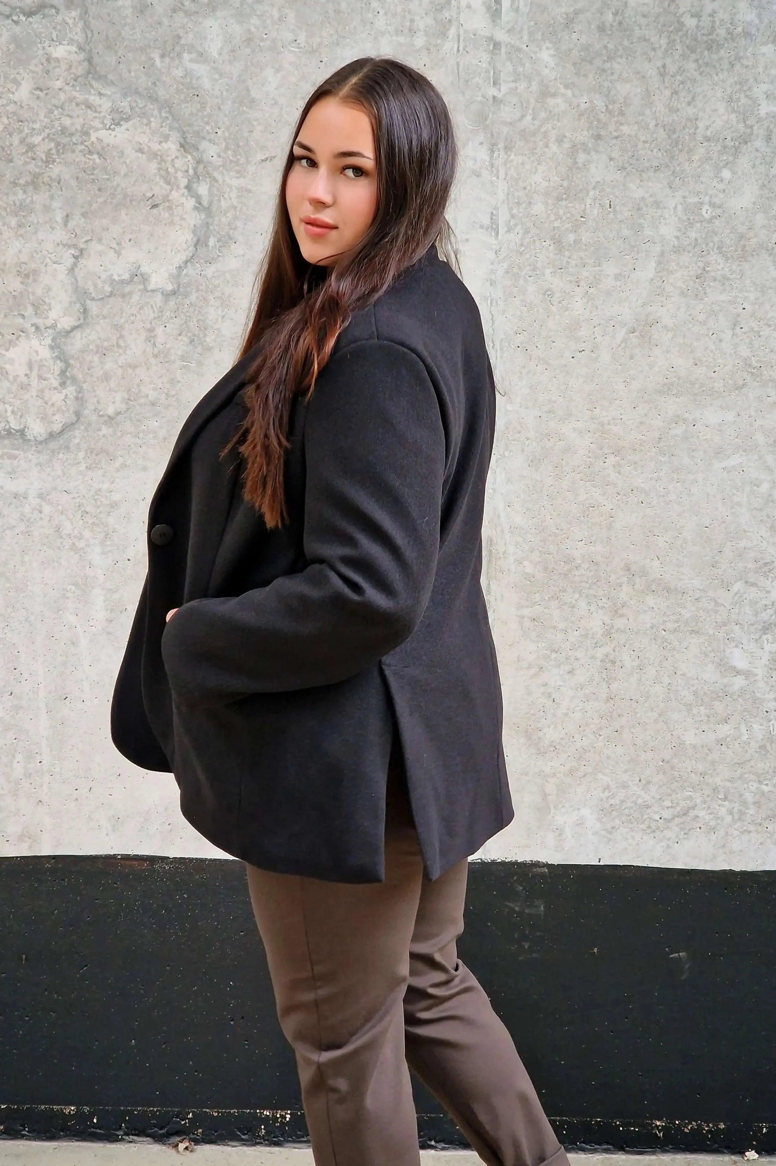 Oversize marynarka plus size – nowoczesna elegancja i stylowy komfort Stylowa XL