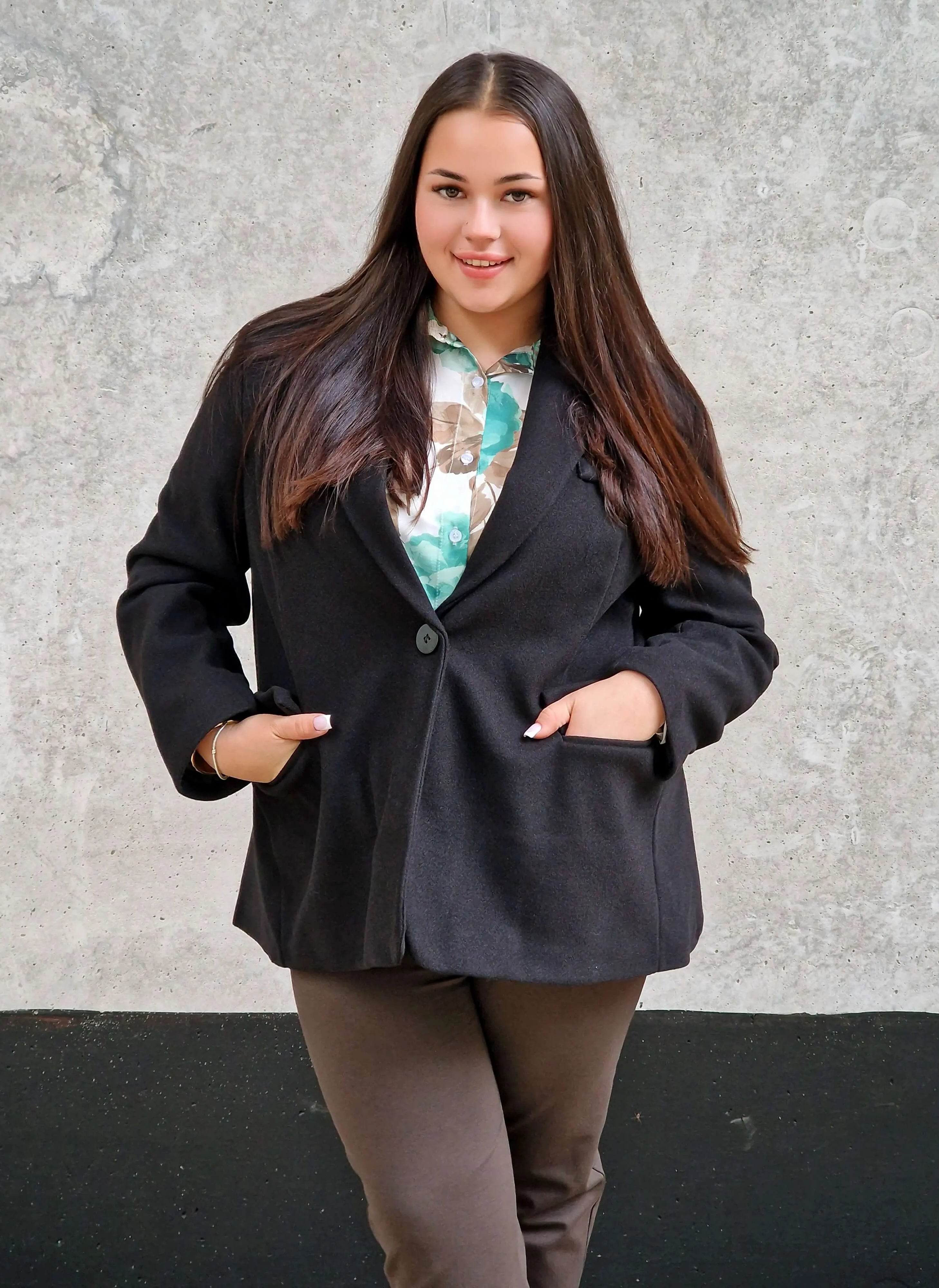 Oversize marynarka plus size – nowoczesna elegancja i stylowy komfort Stylowa XL