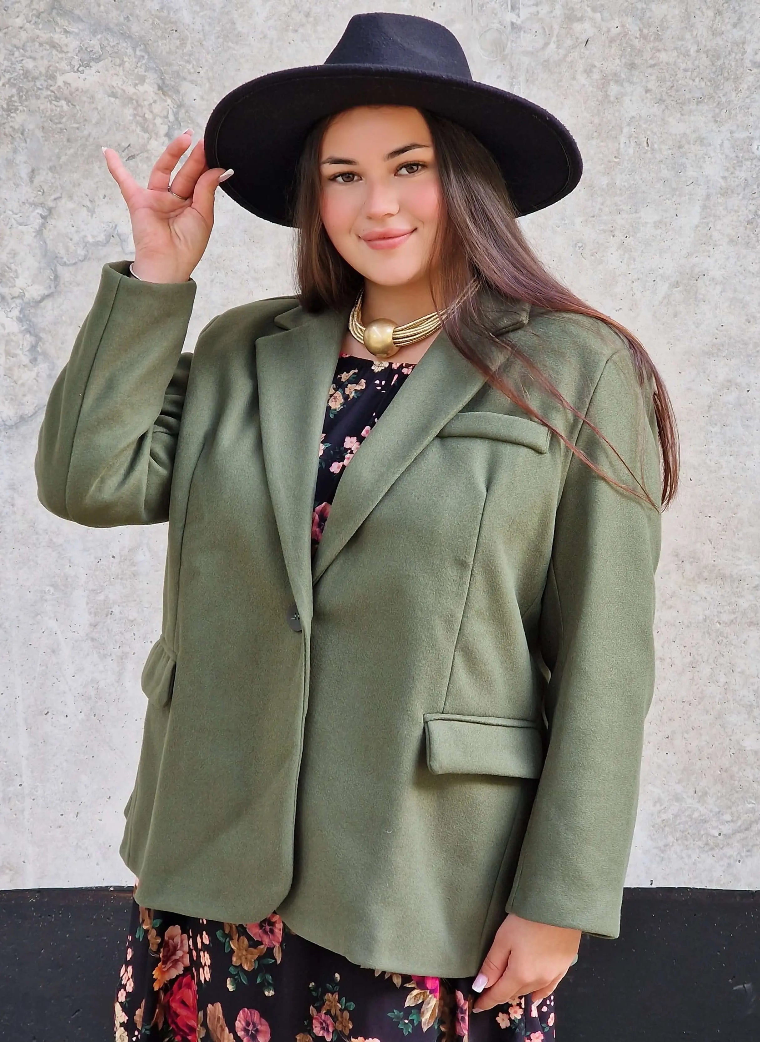 Oversize marynarka plus size – nowoczesna elegancja i stylowy komfort Stylowa XL