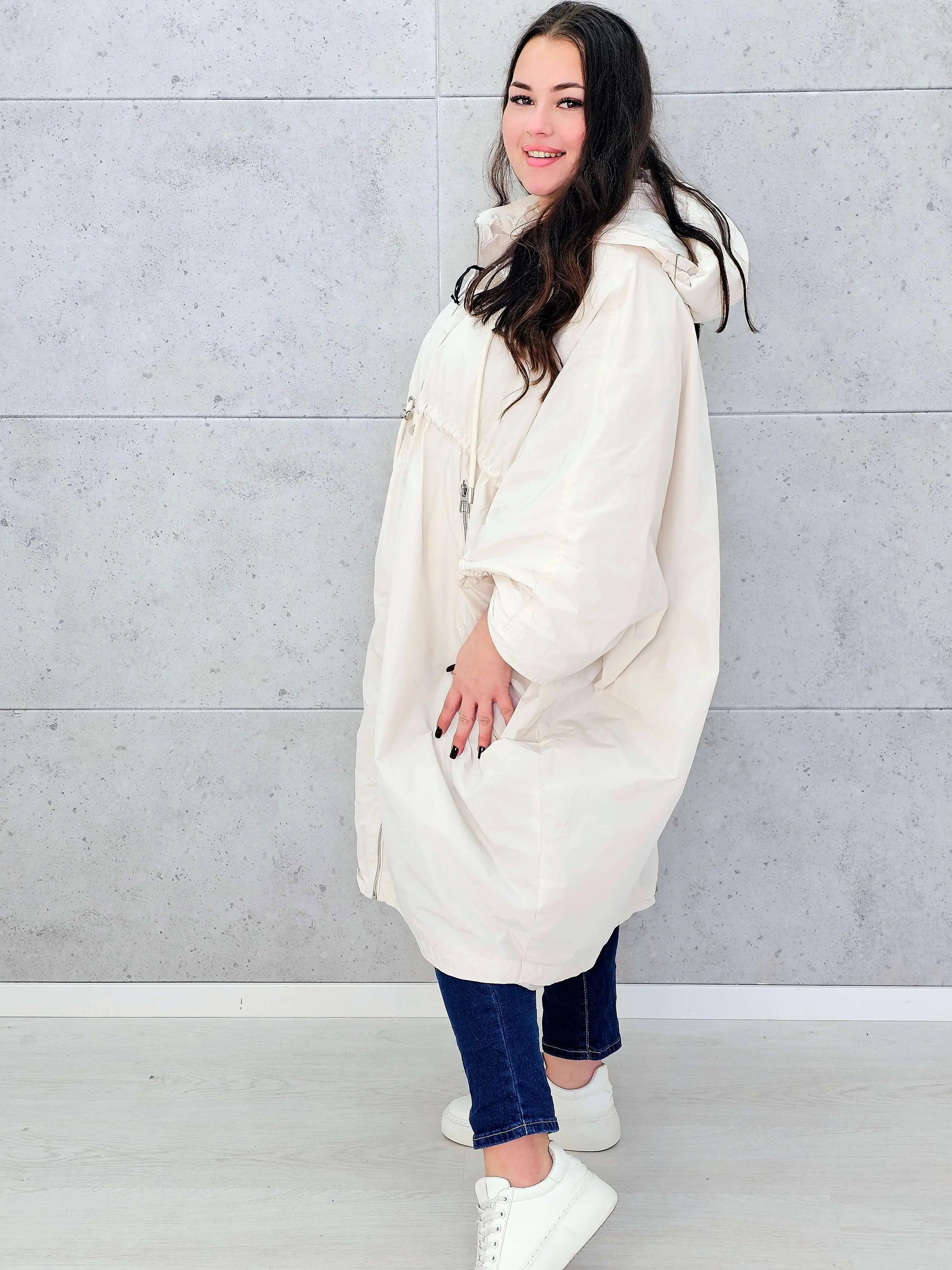 Parka oversize – lekkość, styl i swoboda w modzie plus size Stylowa XL