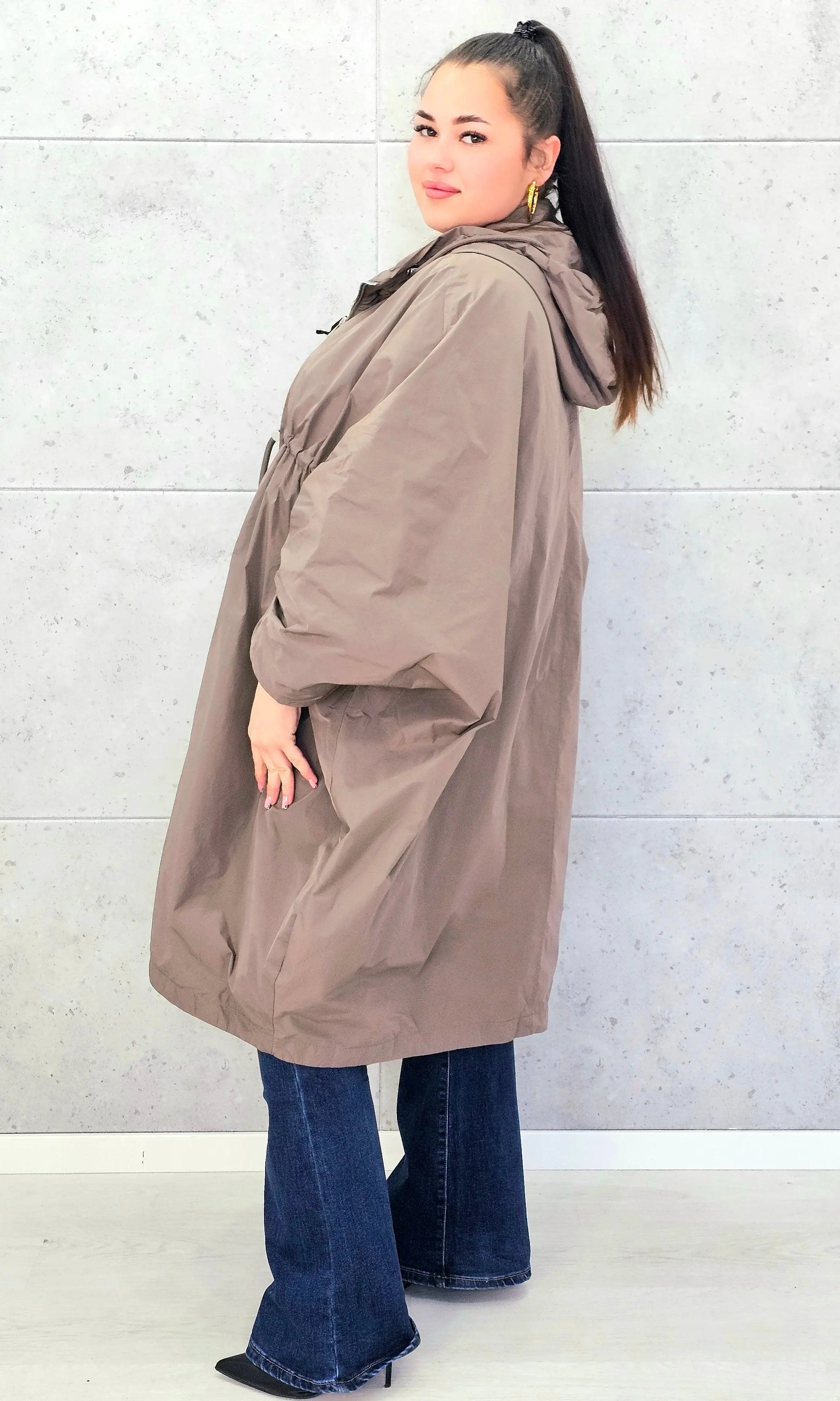 Parka oversize – lekkość, styl i swoboda w modzie plus size Stylowa XL
