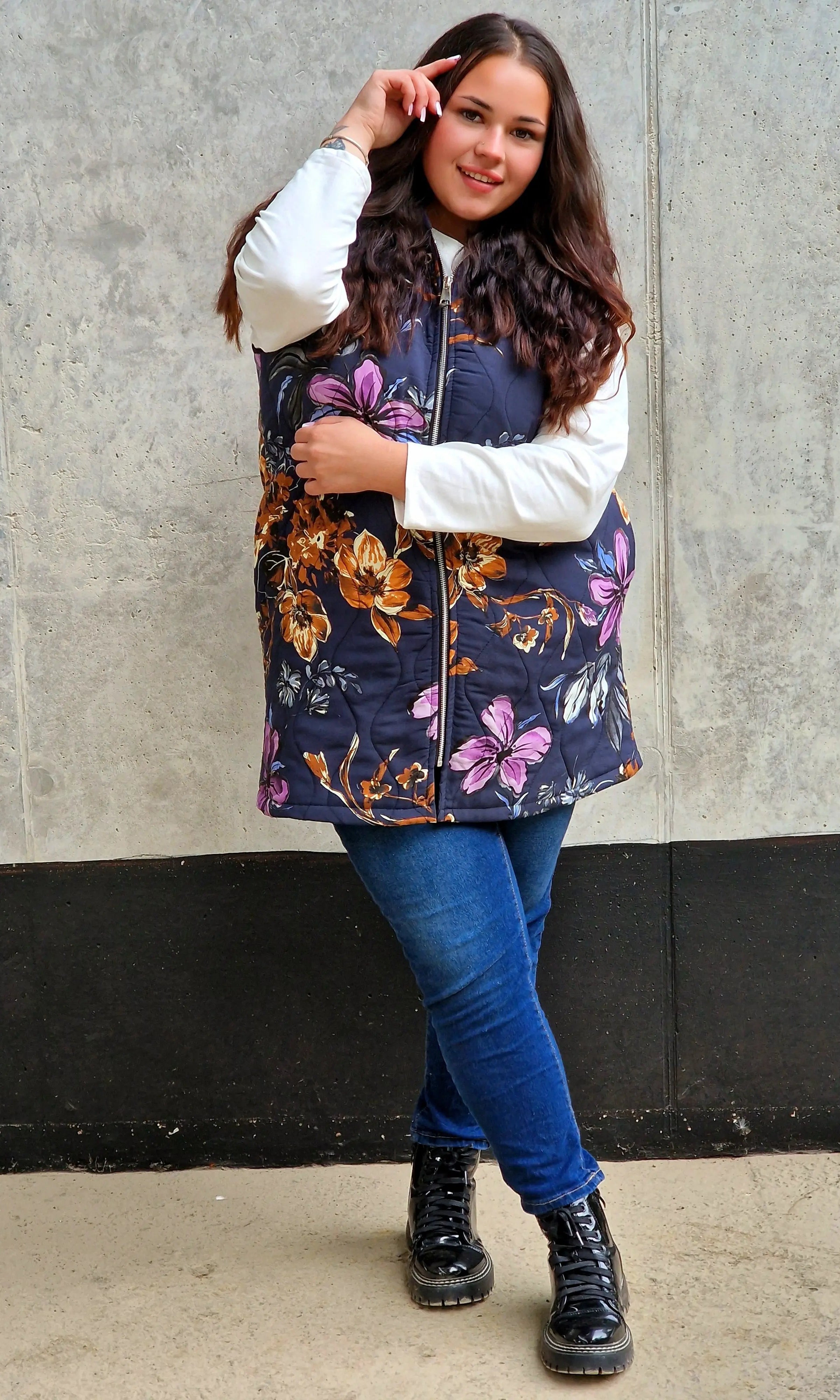 Pikowana kamizelka w kwiaty Stylowa XL