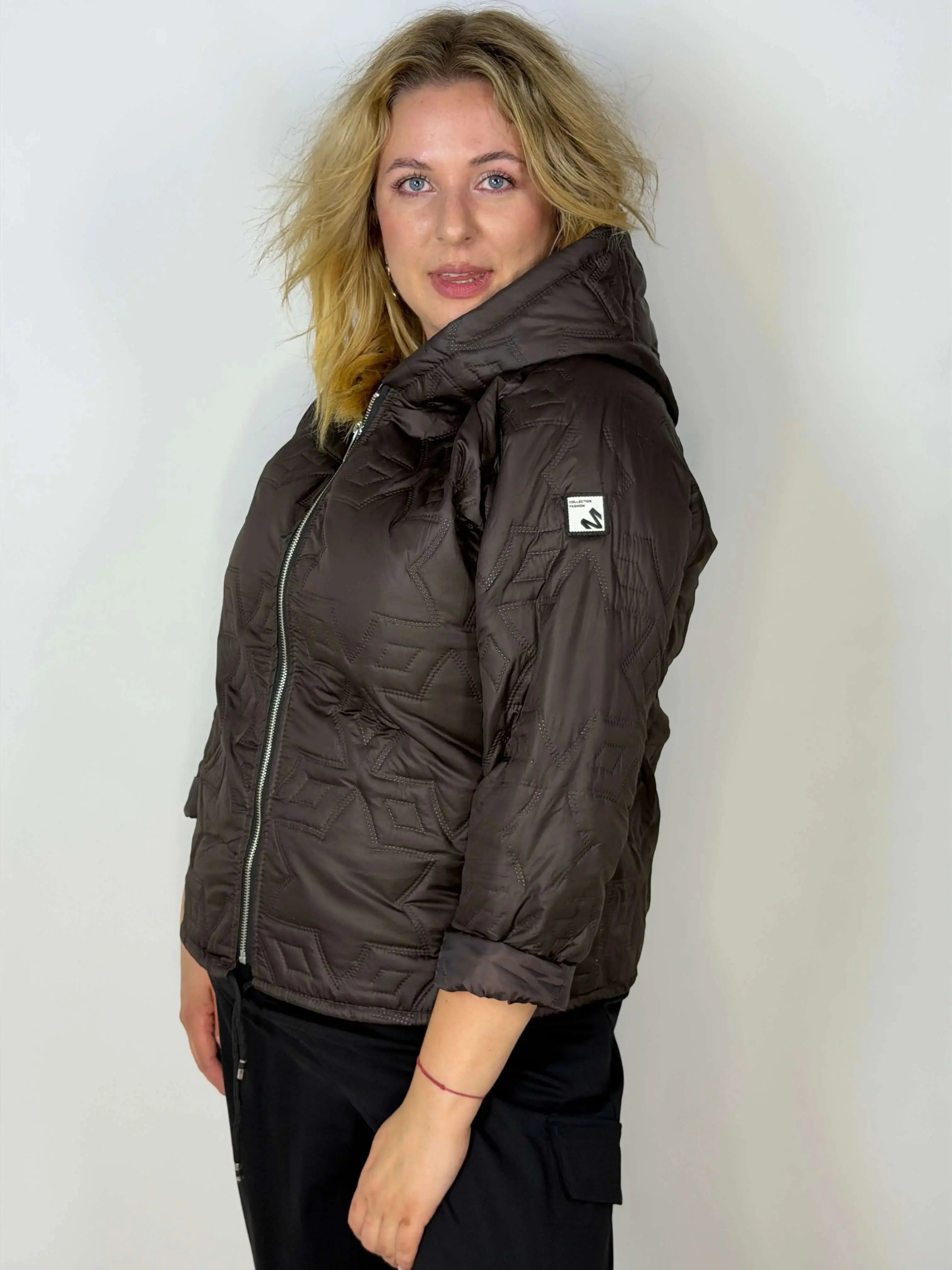 Pikowana kurtka Plus Size z kapturem Stylowa XL