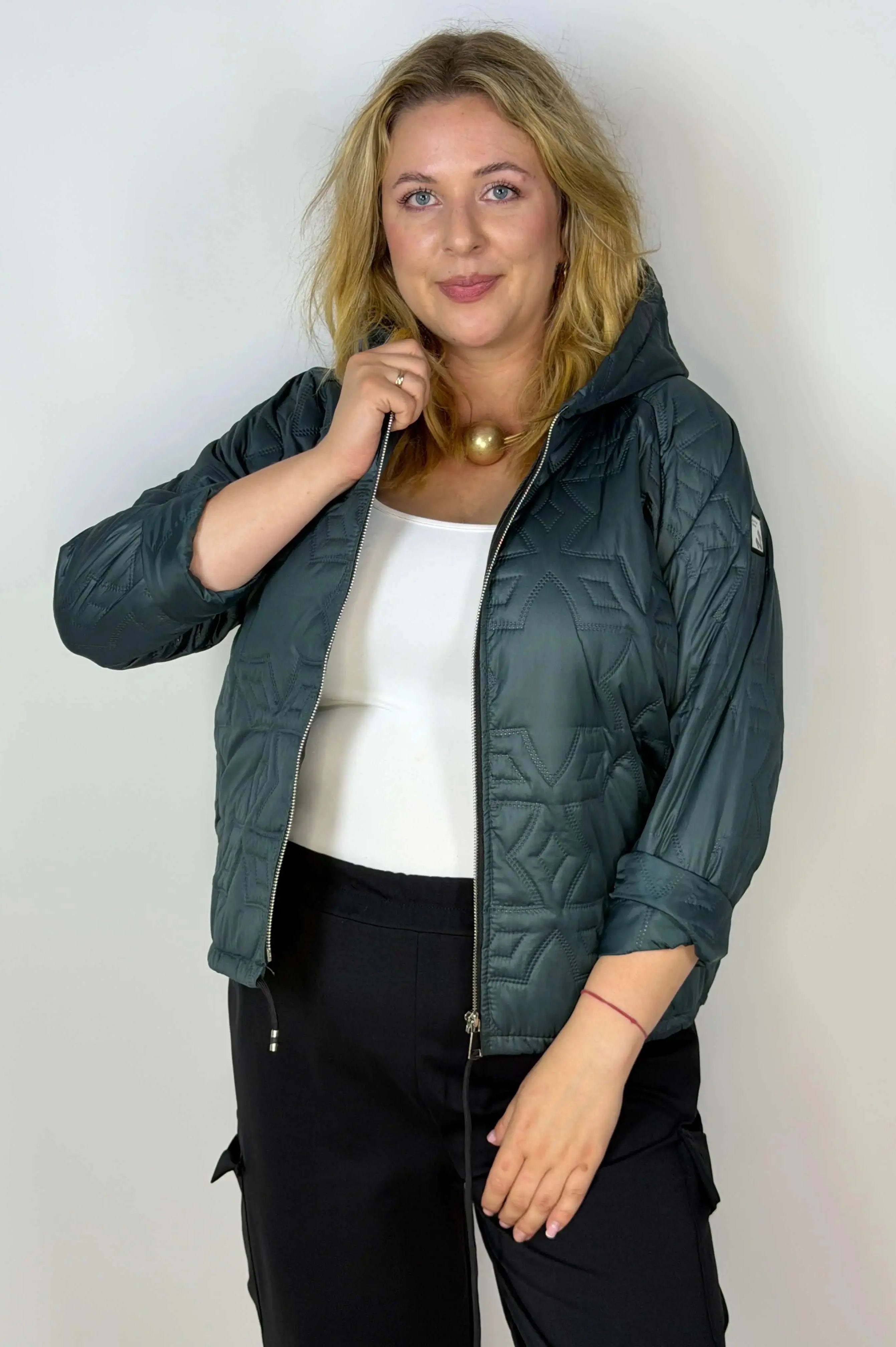 Pikowana kurtka Plus Size z kapturem Stylowa XL