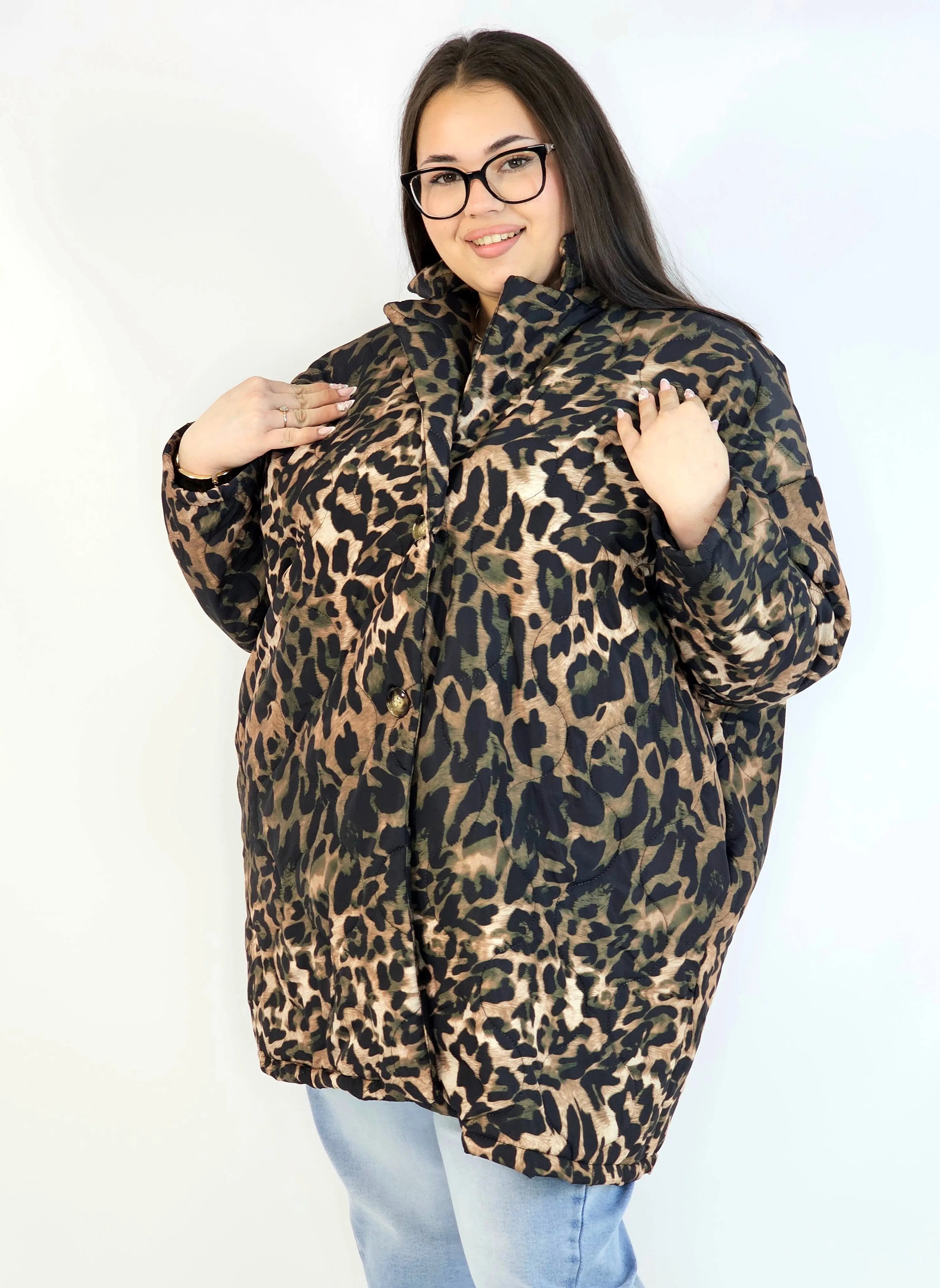 Pikowana kurtka plus size w panterkę – modny akcent na chłodniejsze dni Stylowa XL