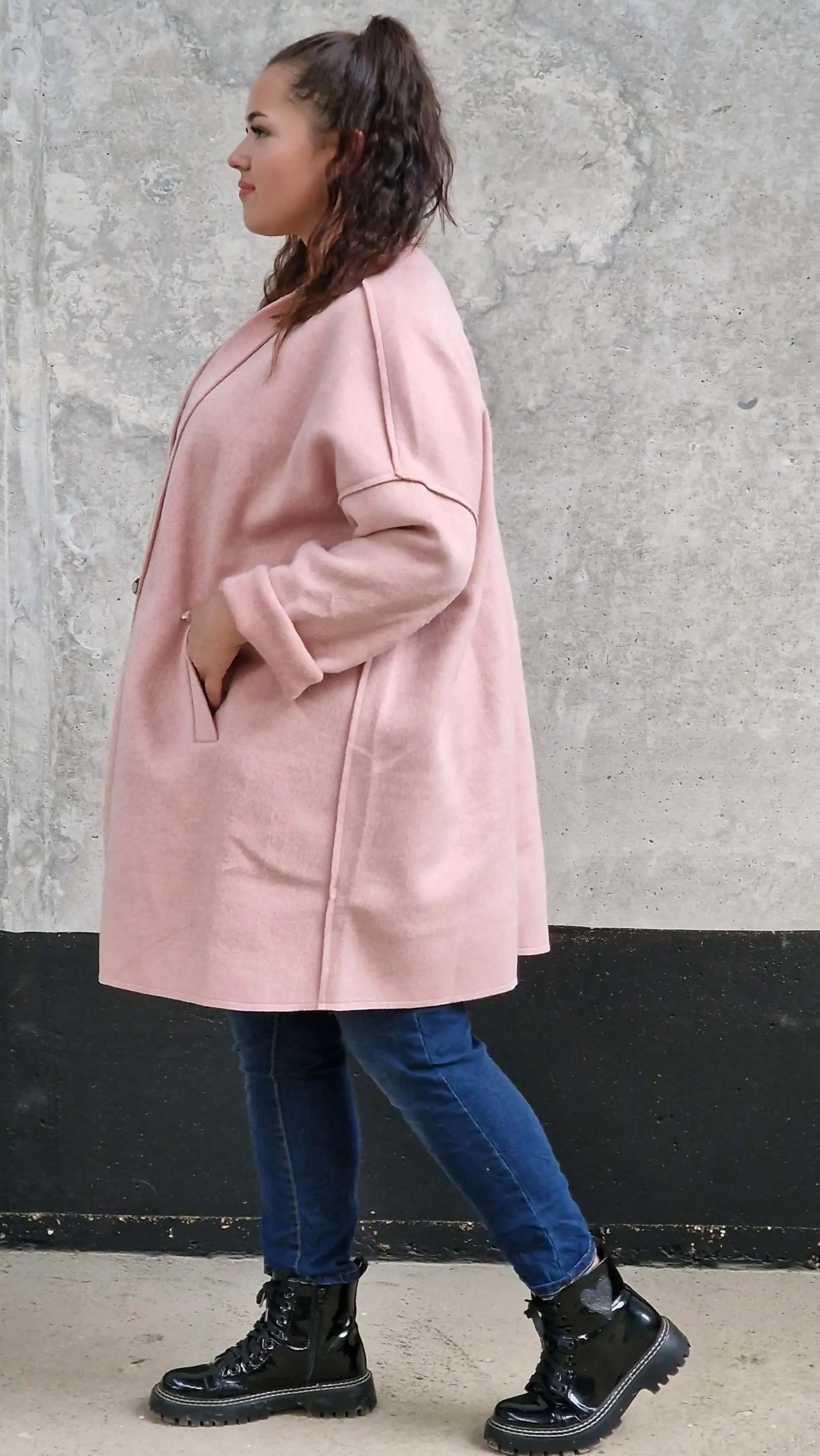 Płaszcz Oversize StylowaXL – Moda Plus Size dla Kobiet XXL | Elegancja i Komfo Stylowa XL