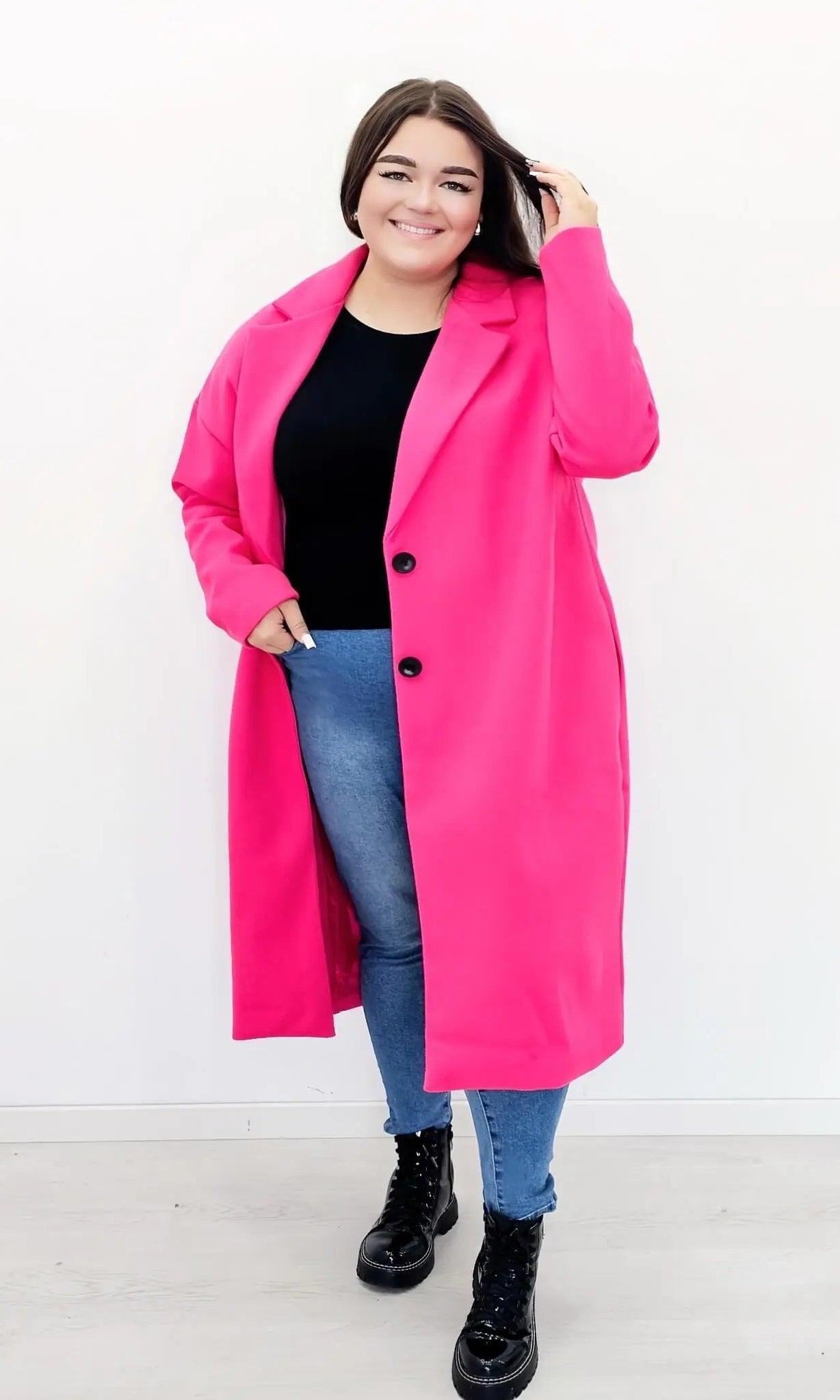 Płaszcz klasyczny z guzikami Stylowa XL