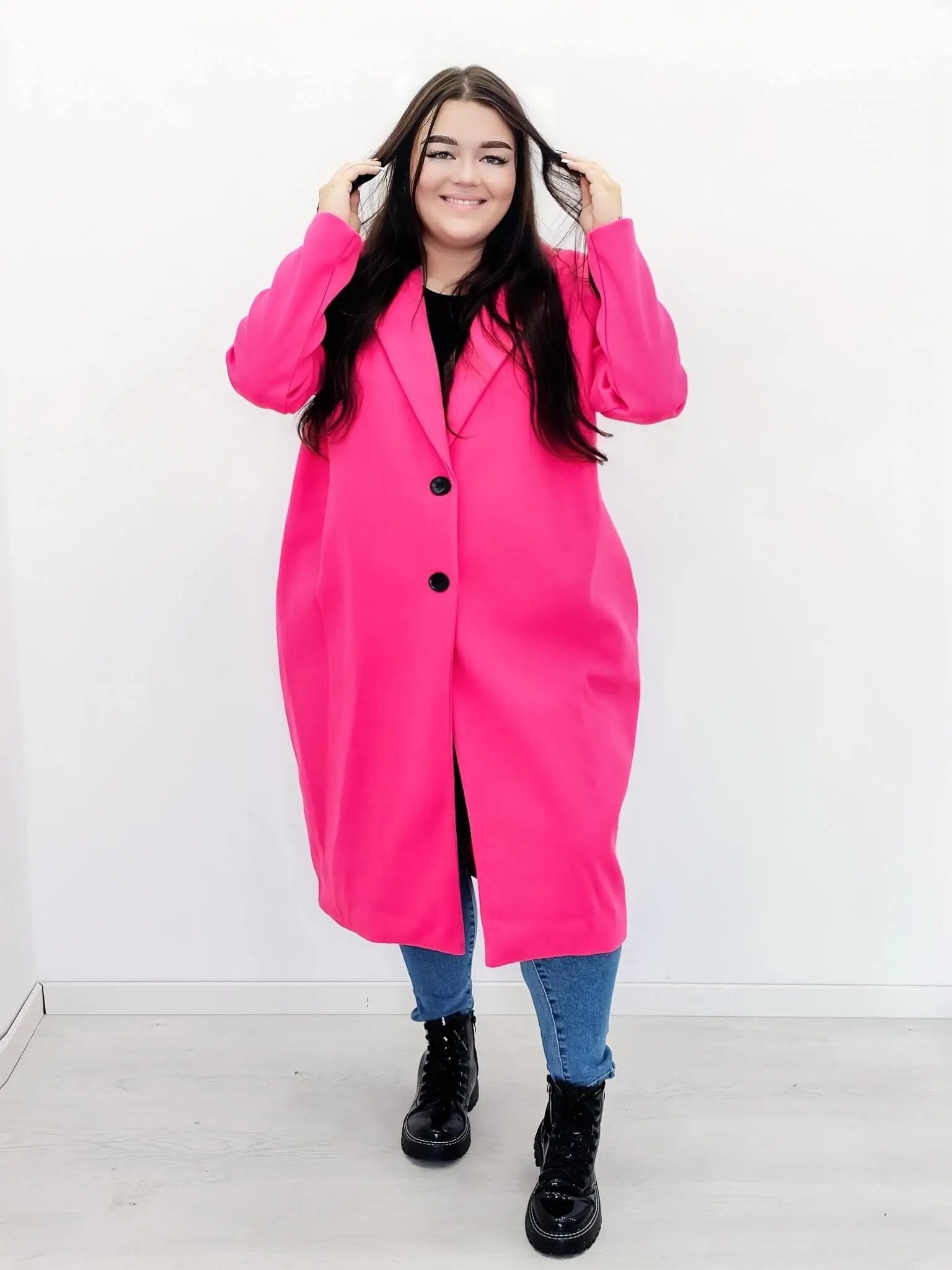 Płaszcz klasyczny z guzikami Stylowa XL