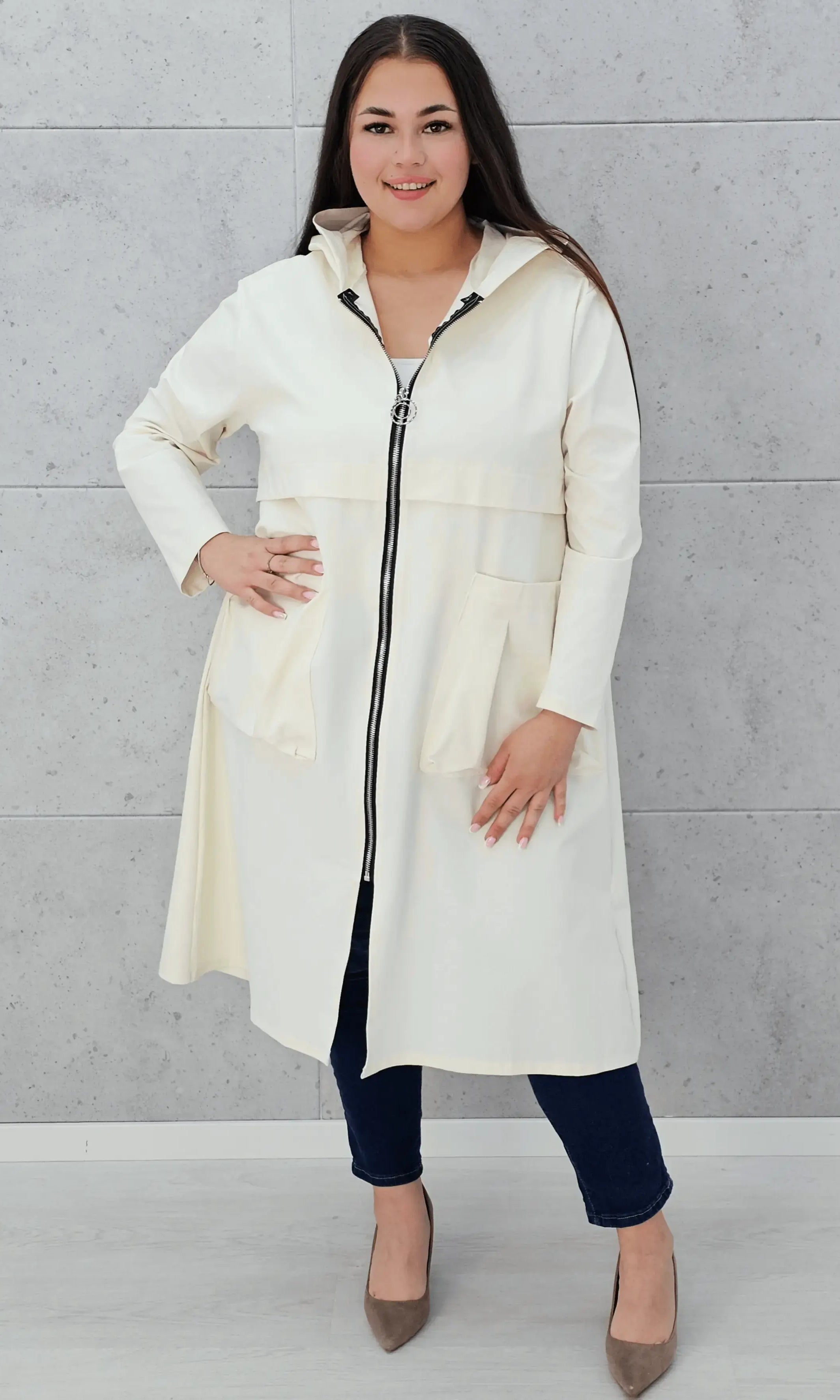 Wiosenna lekkość – płaszcz, który zachwyca stylem Stylowa XL