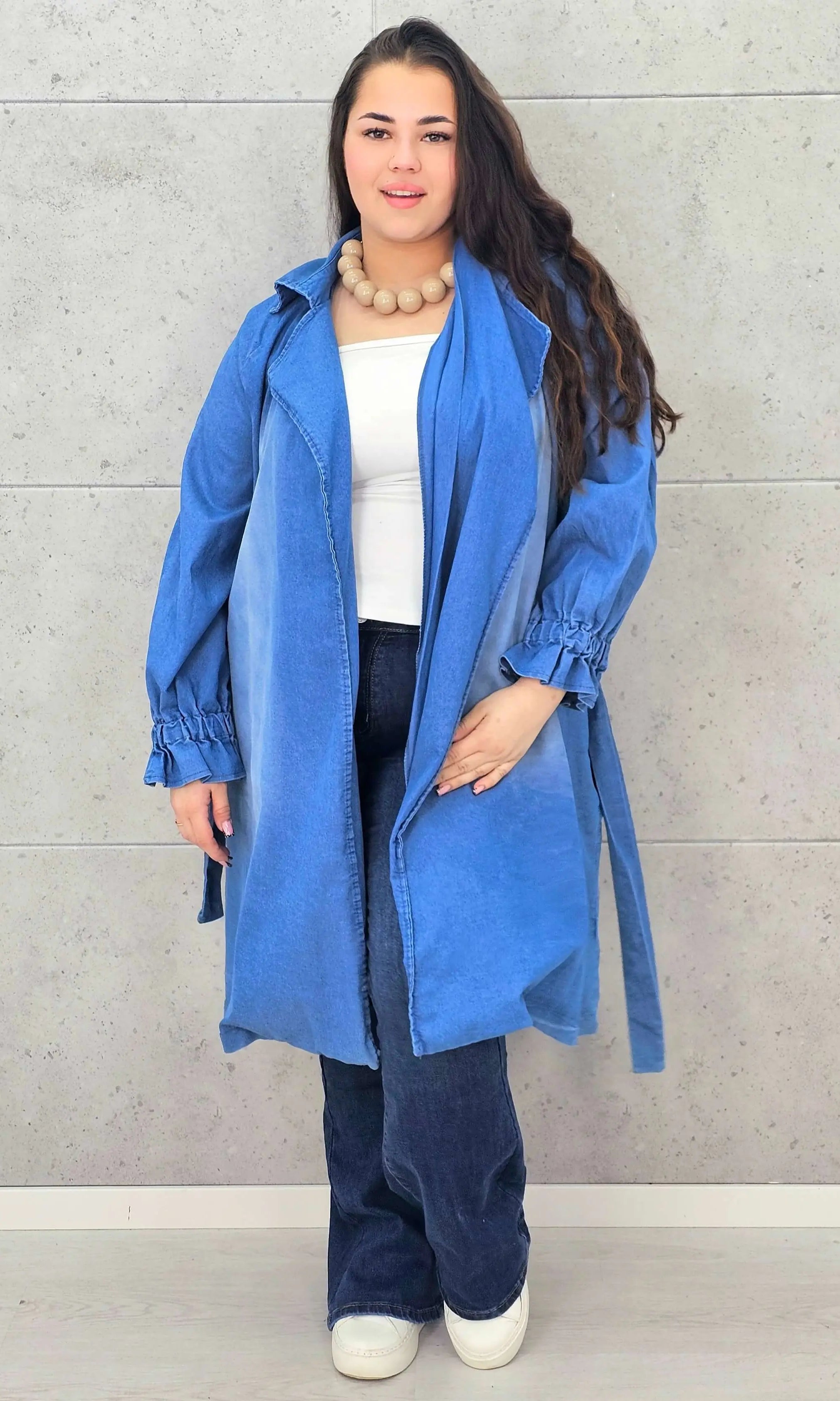 Płaszcz plus size – denimowy płaszcz oversize z paskiem i modną aplikacją Stylowa XL