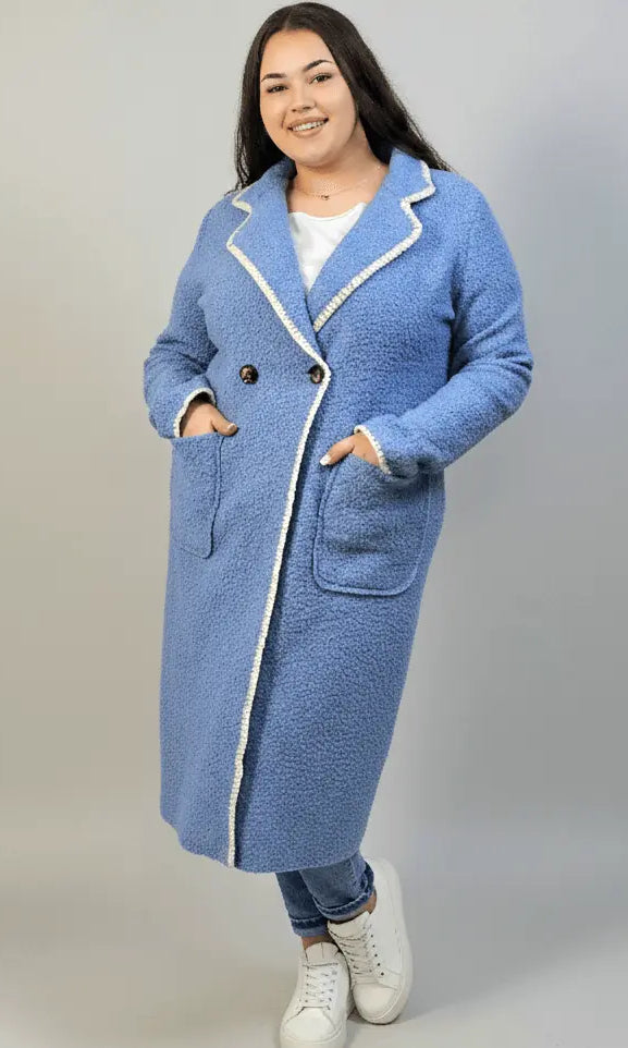 Płaszcz plus size boucle niebieski – elegancki z kontrastowym wykończeniem Stylowa XL