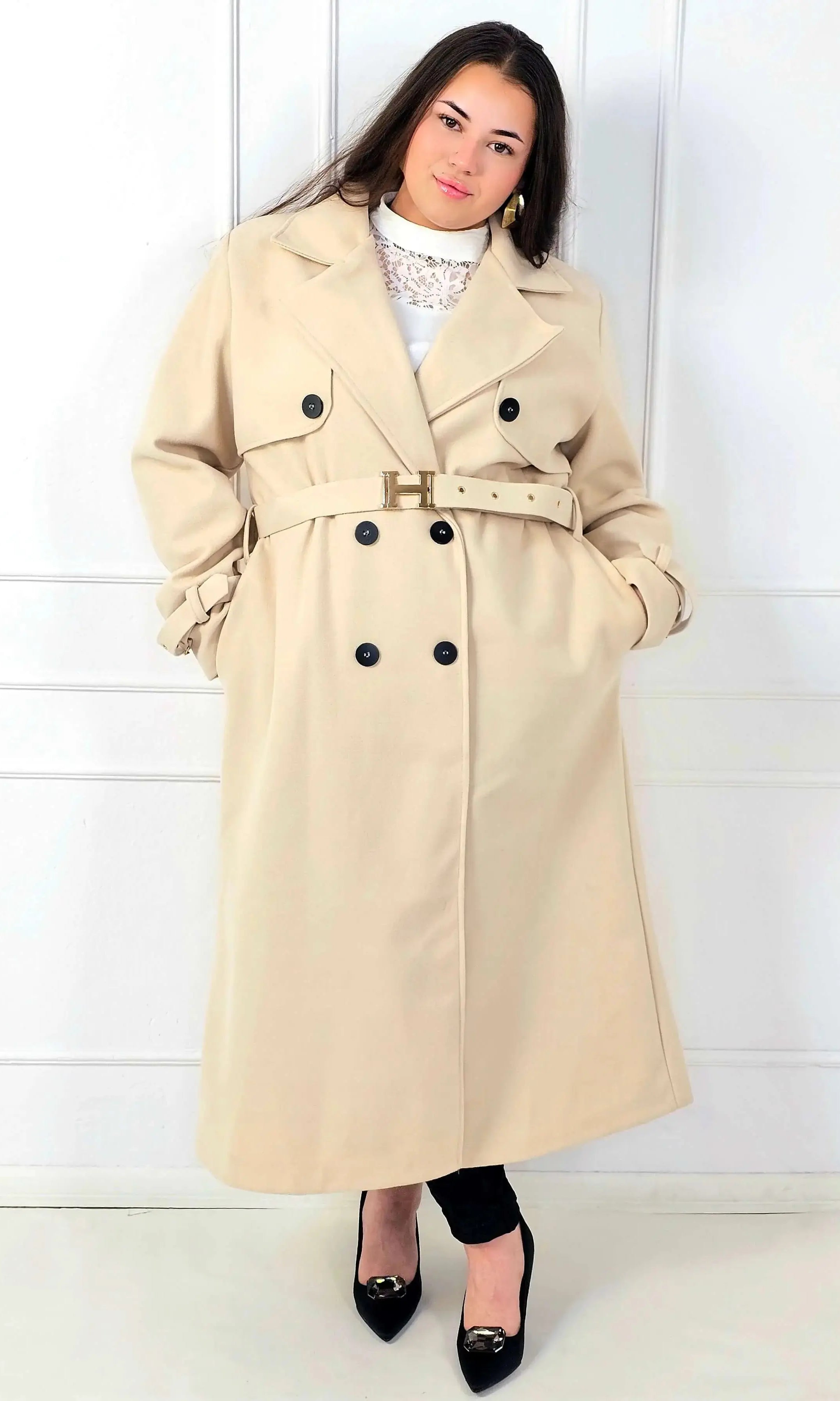 Płaszcz plus size dwurzędowy z paskiem – elegancki płaszcz XXL Stylowa XL