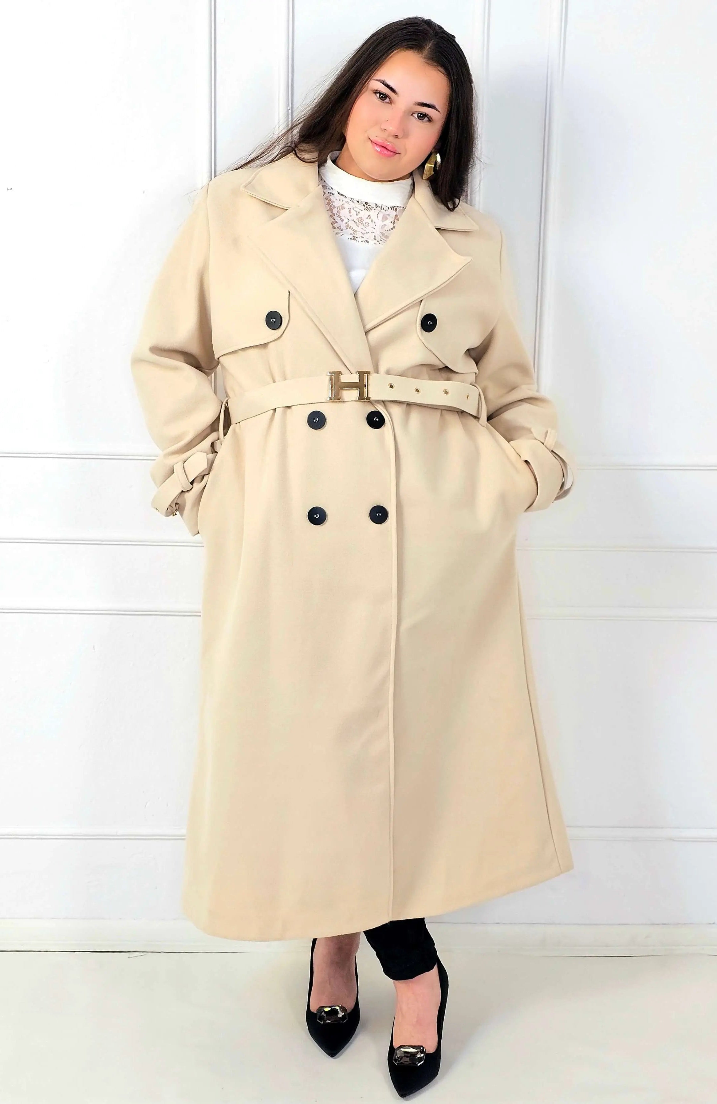 Płaszcz plus size dwurzędowy z paskiem – elegancki płaszcz XXL Stylowa XL