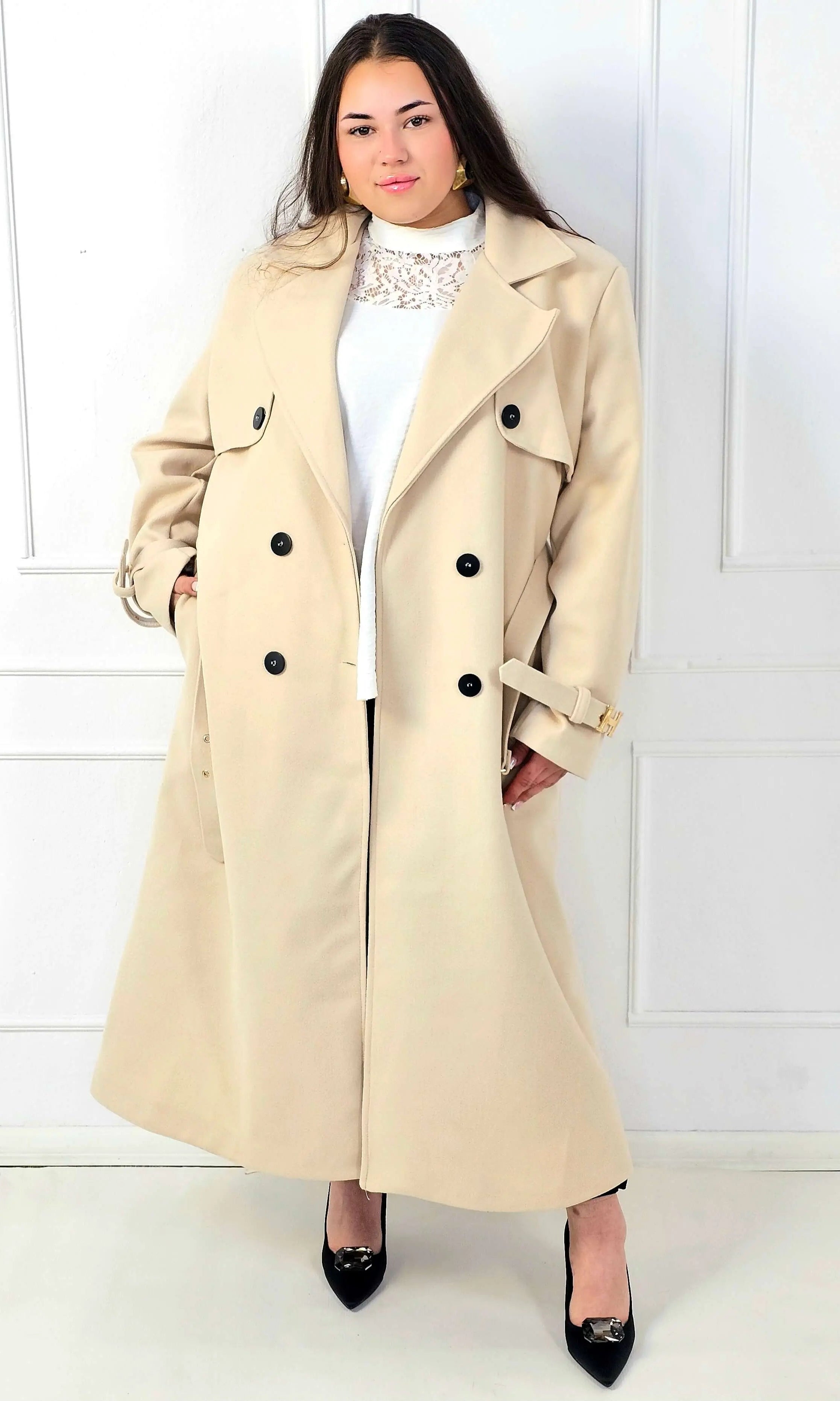 Płaszcz plus size dwurzędowy z paskiem – elegancki płaszcz XXL Stylowa XL