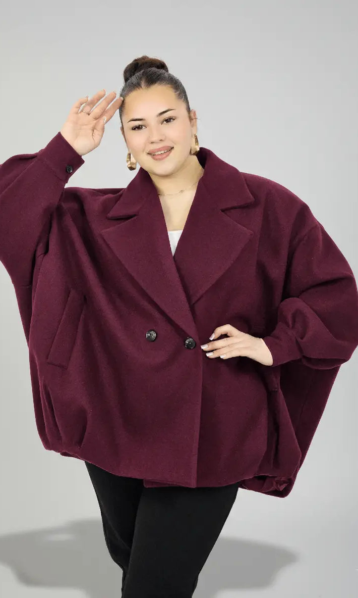 Płaszcz plus size oversize dwurzędowy z szerokim kołnierzem – modny krótki fason XXL Stylowa XL