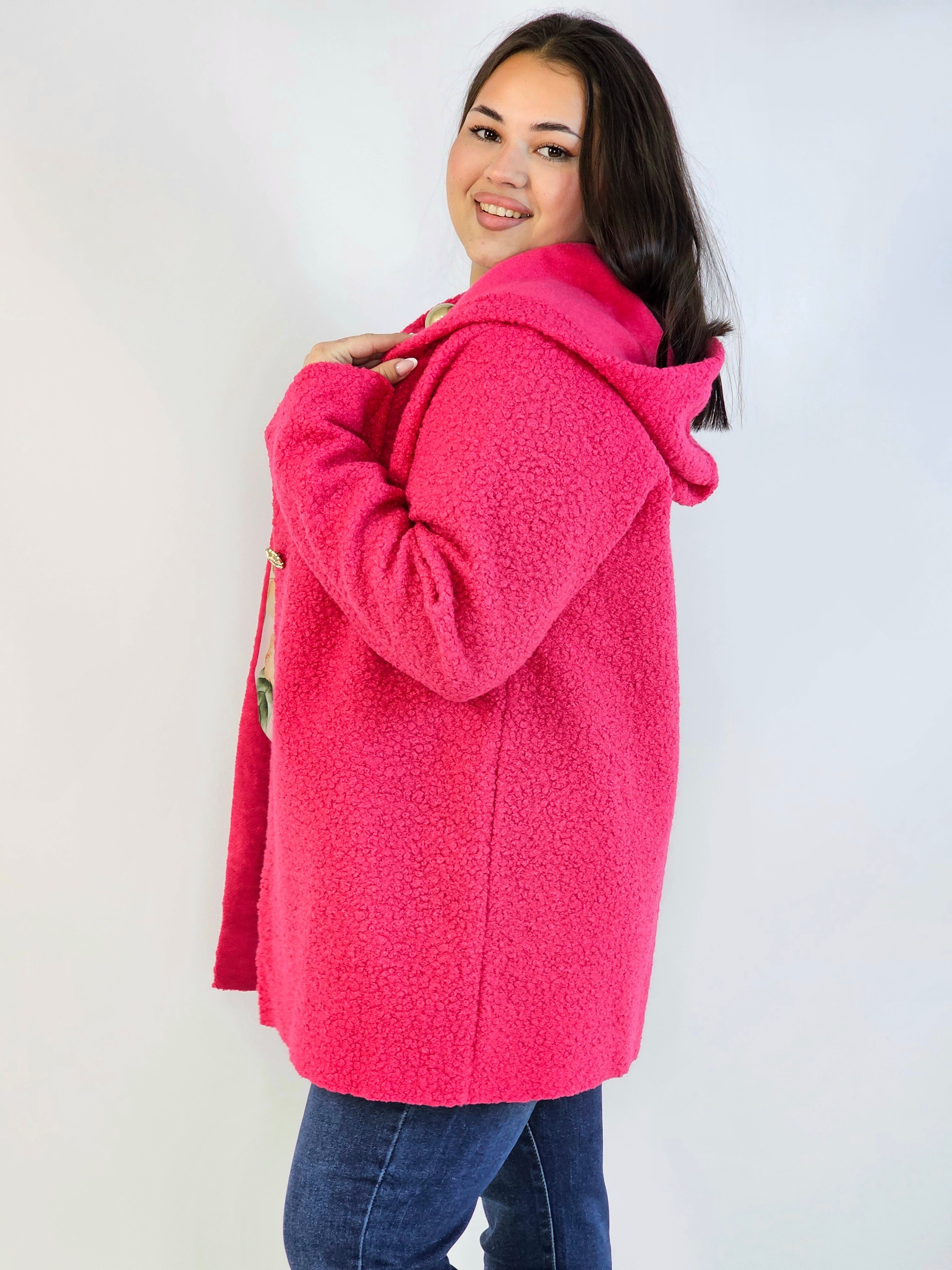 Płaszcz plus size z kapturem – ciepło, styl i kobiecość w jednym! Stylowa XL
