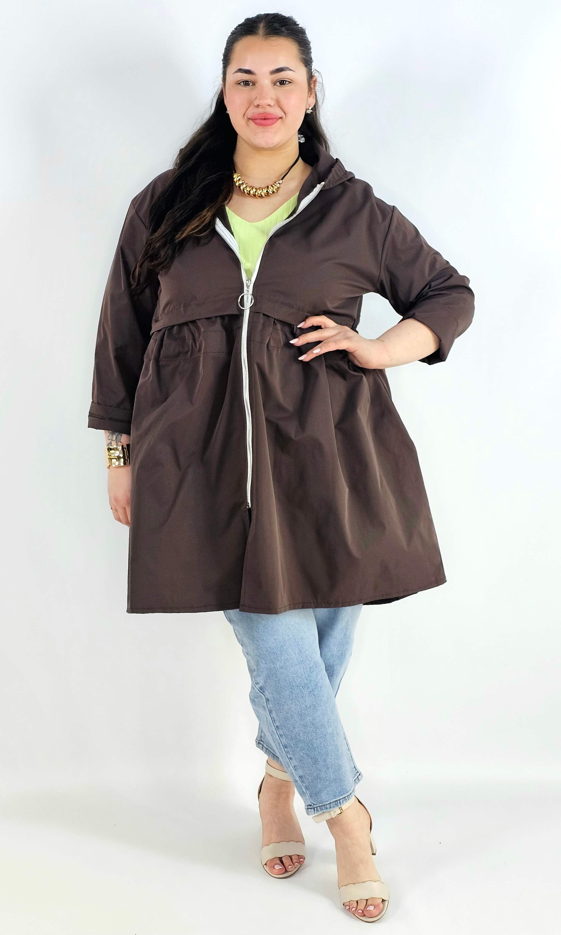 Płaszcz plus size z kapturem – lekkość, która otula sylwetkę Stylowa XL