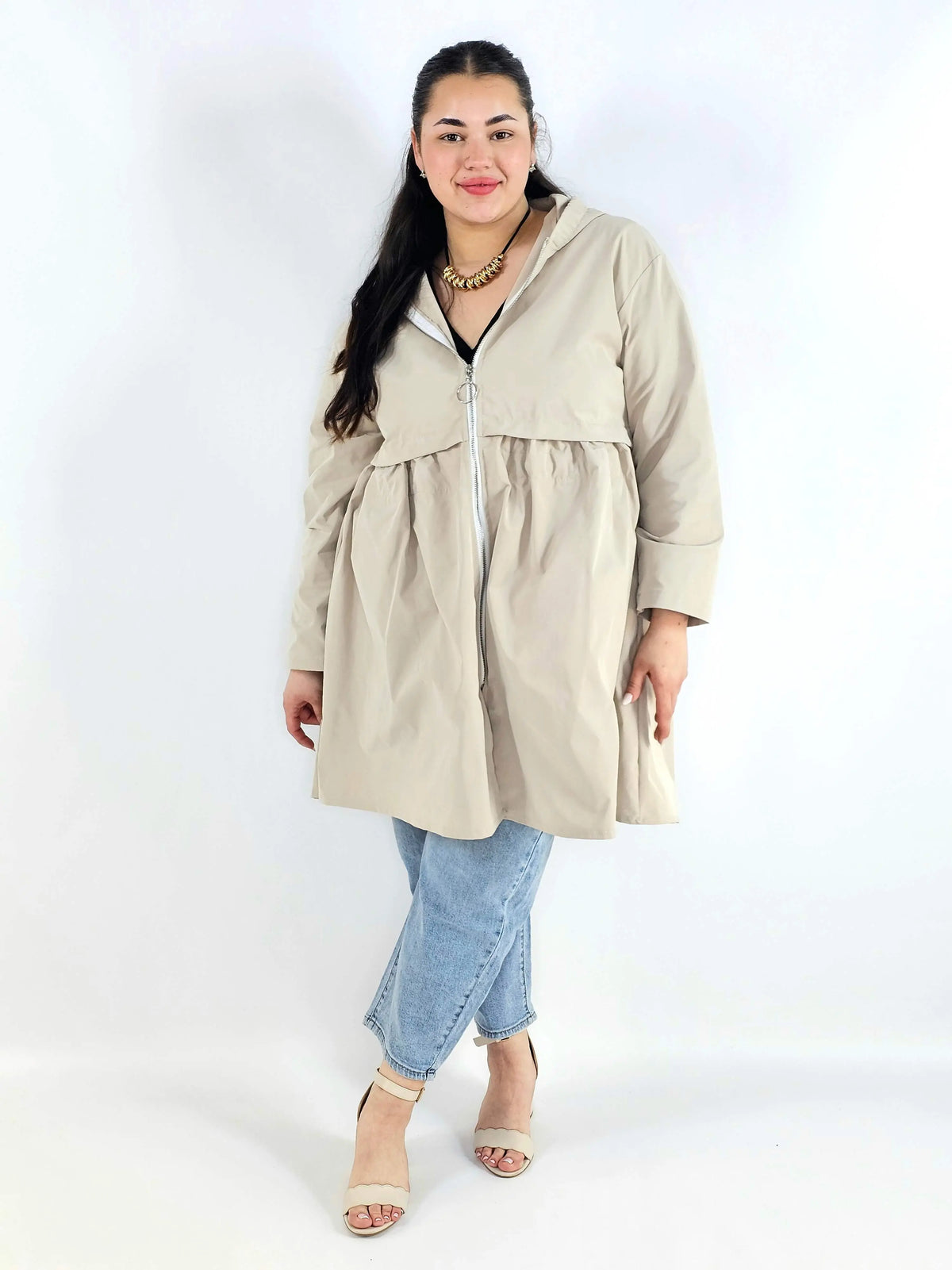 Płaszcz plus size z kapturem – lekkość, która otula sylwetkę Stylowa XL