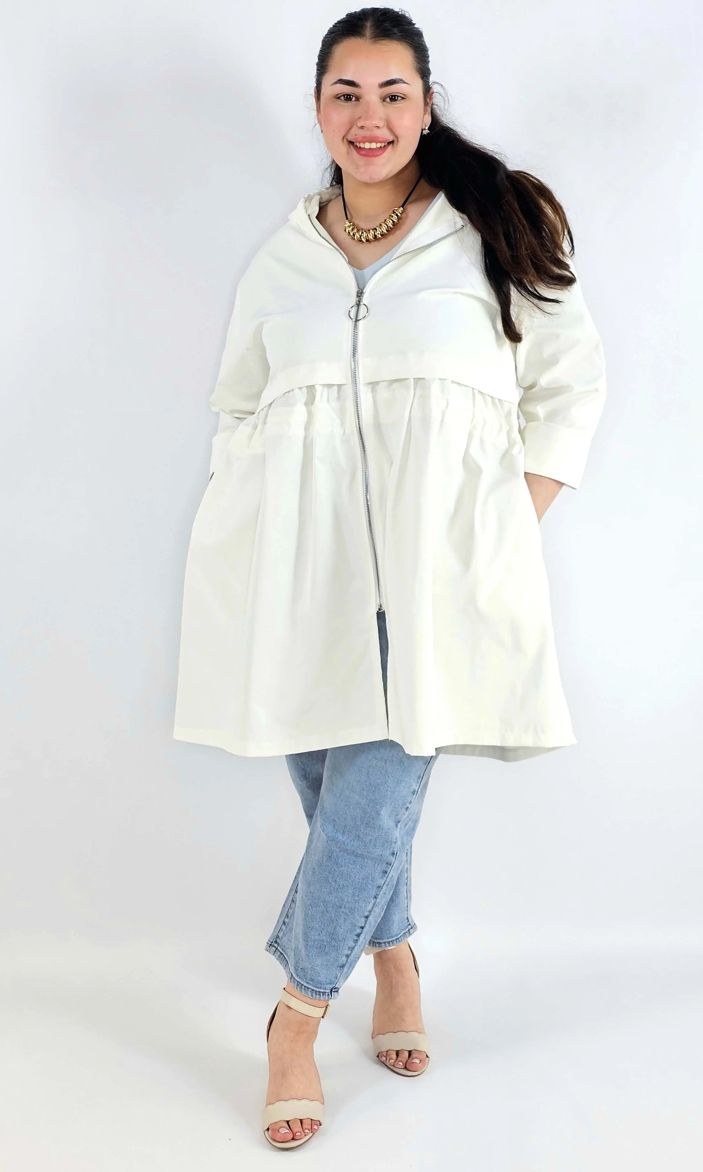 Płaszcz plus size z kapturem – lekkość, która otula sylwetkę Stylowa XL