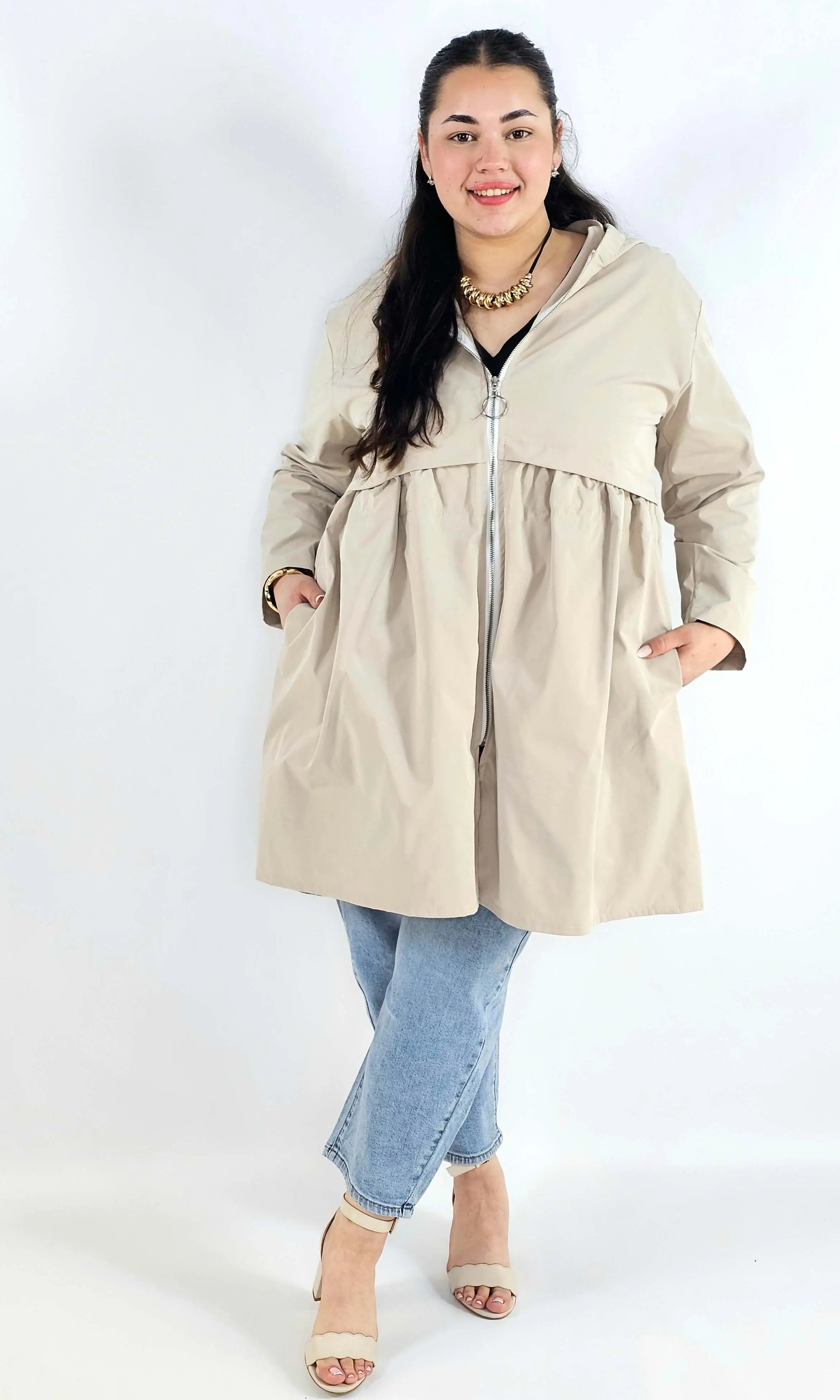 Płaszcz plus size z kapturem – lekkość, która otula sylwetkę Stylowa XL