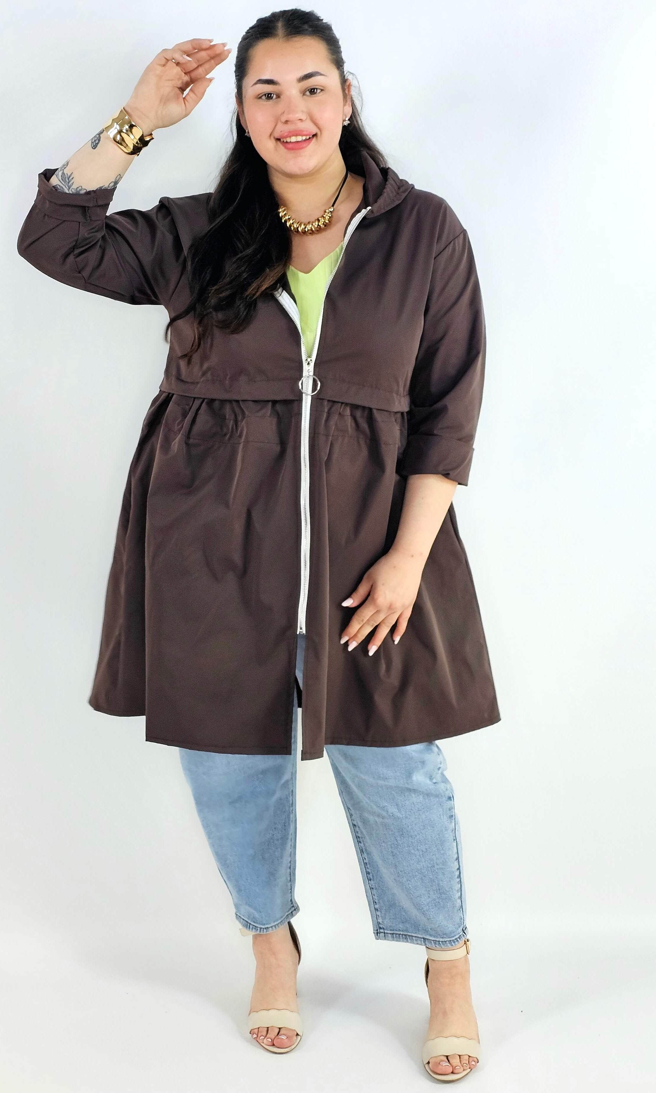 Płaszcz plus size z kapturem – lekkość, która otula sylwetkę Stylowa XL