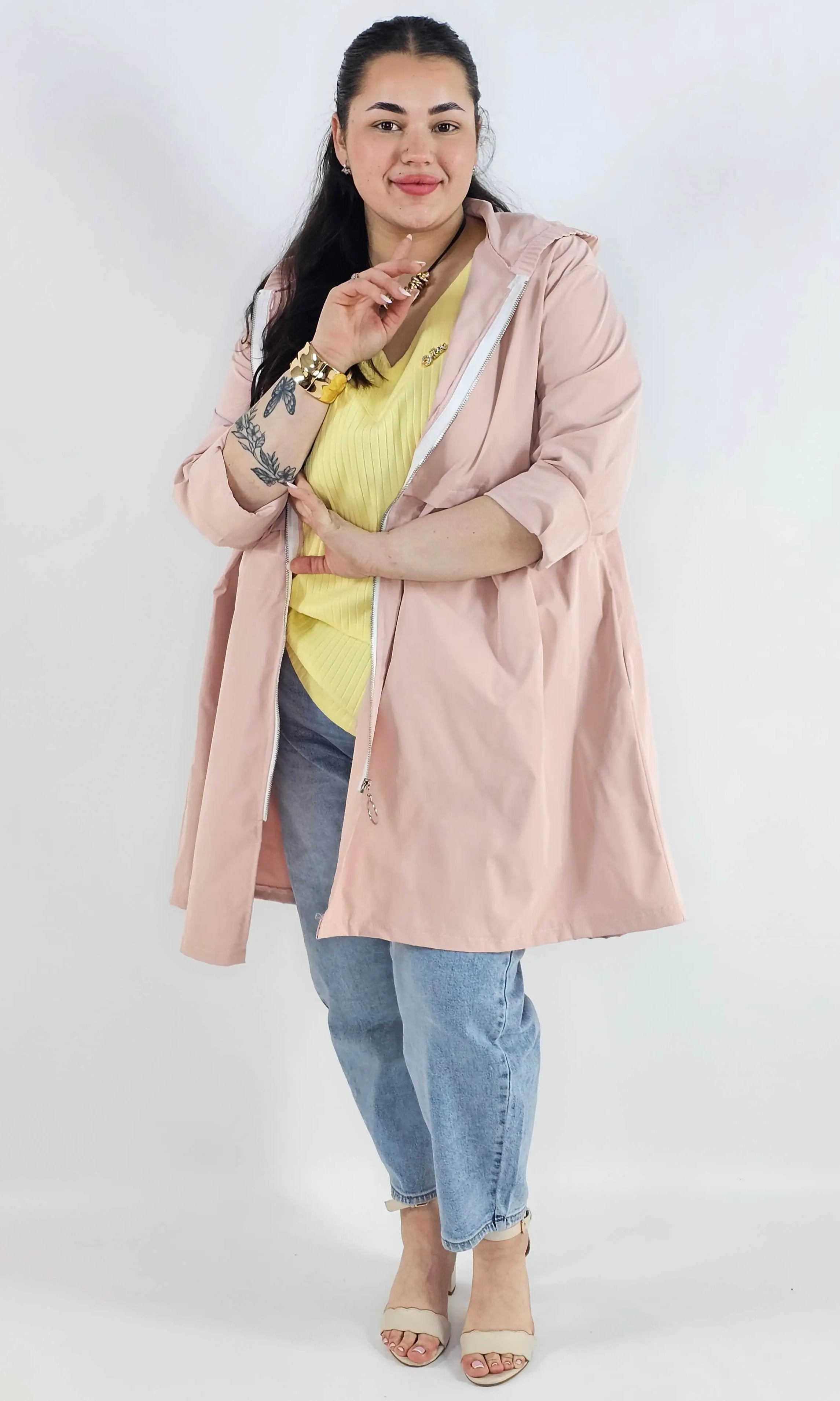 Płaszcz plus size z kapturem – lekkość, która otula sylwetkę Stylowa XL