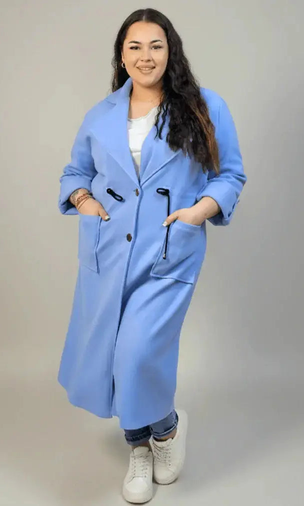 Płaszcz plus size z kieszeniami i regulacją w talii Stylowa XL