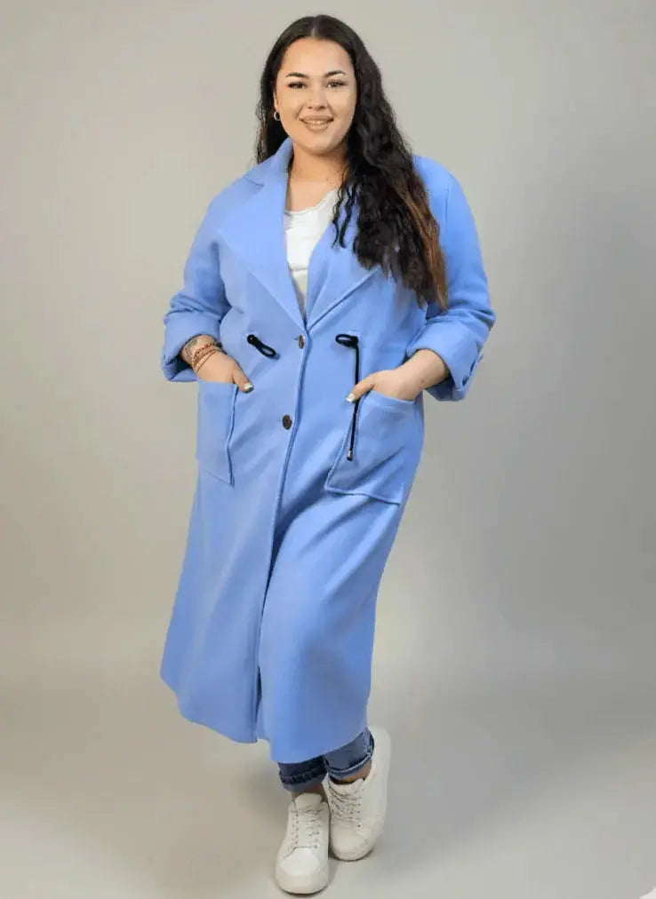 Płaszcz plus size z kieszeniami i regulacją w talii Stylowa XL