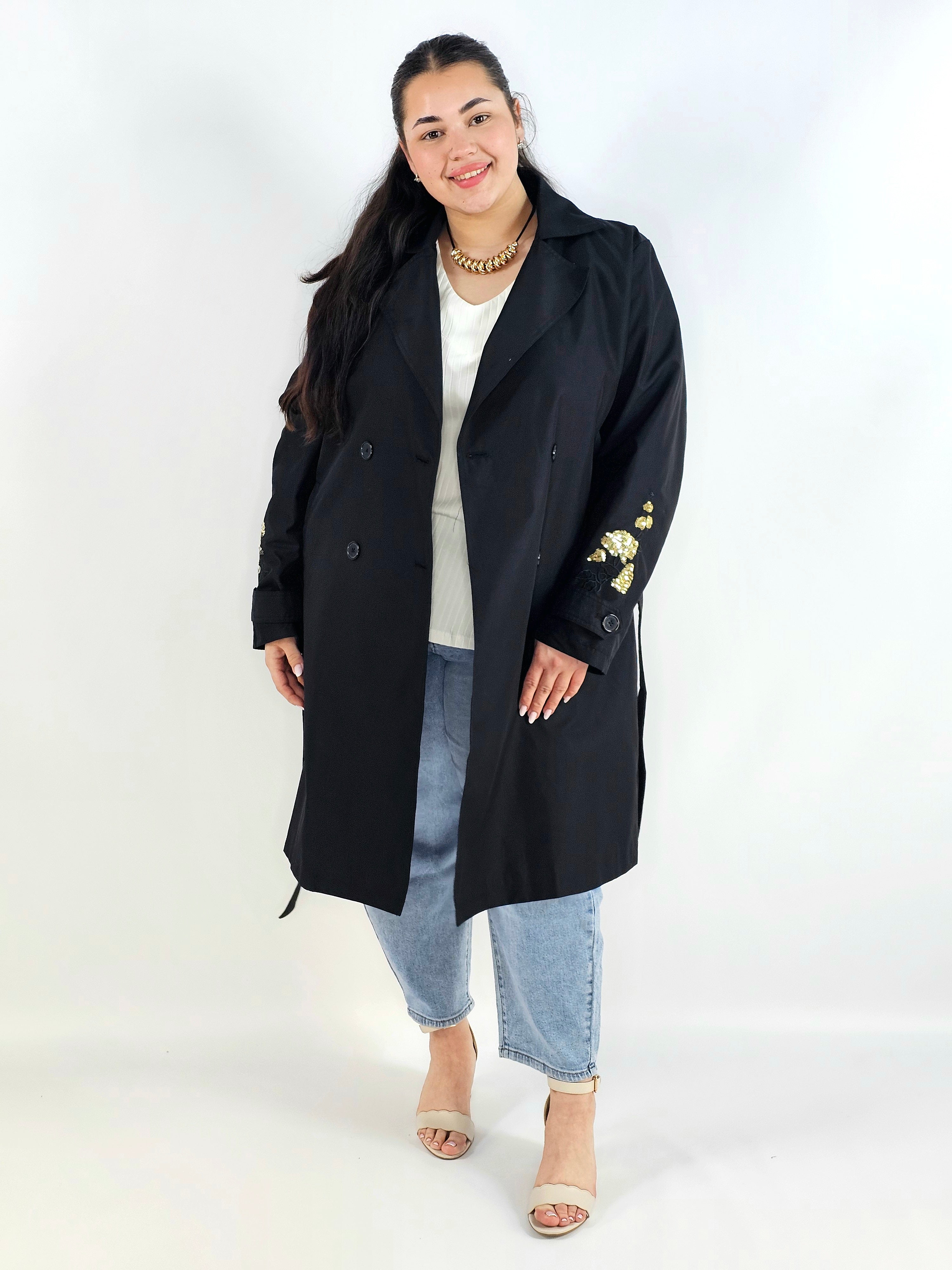 Płaszcz plus size z paskiem – elegancki płaszcz XXL z haftem na rękawie Stylowa XL