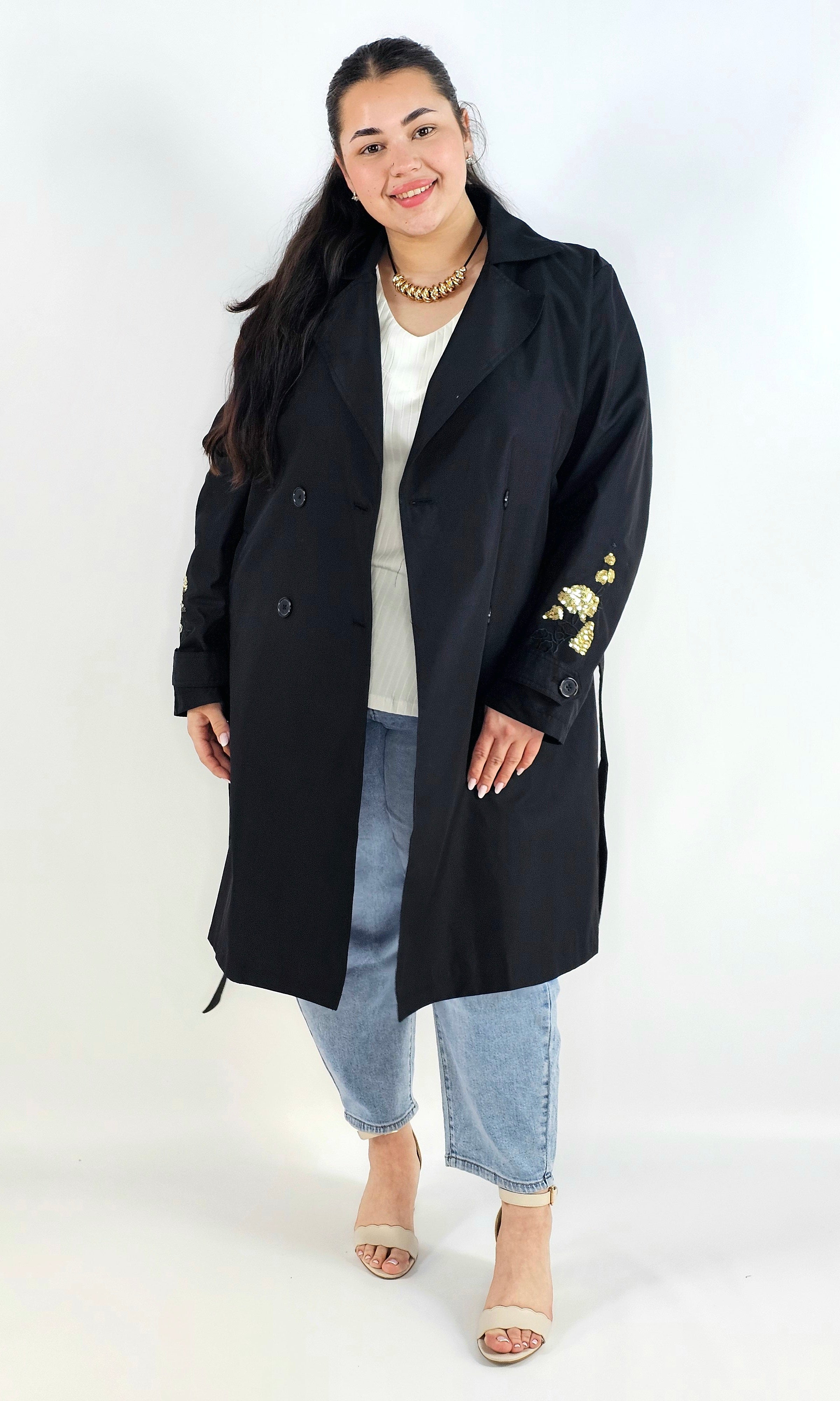 Płaszcz plus size z paskiem – elegancki płaszcz XXL z haftem na rękawie Stylowa XL