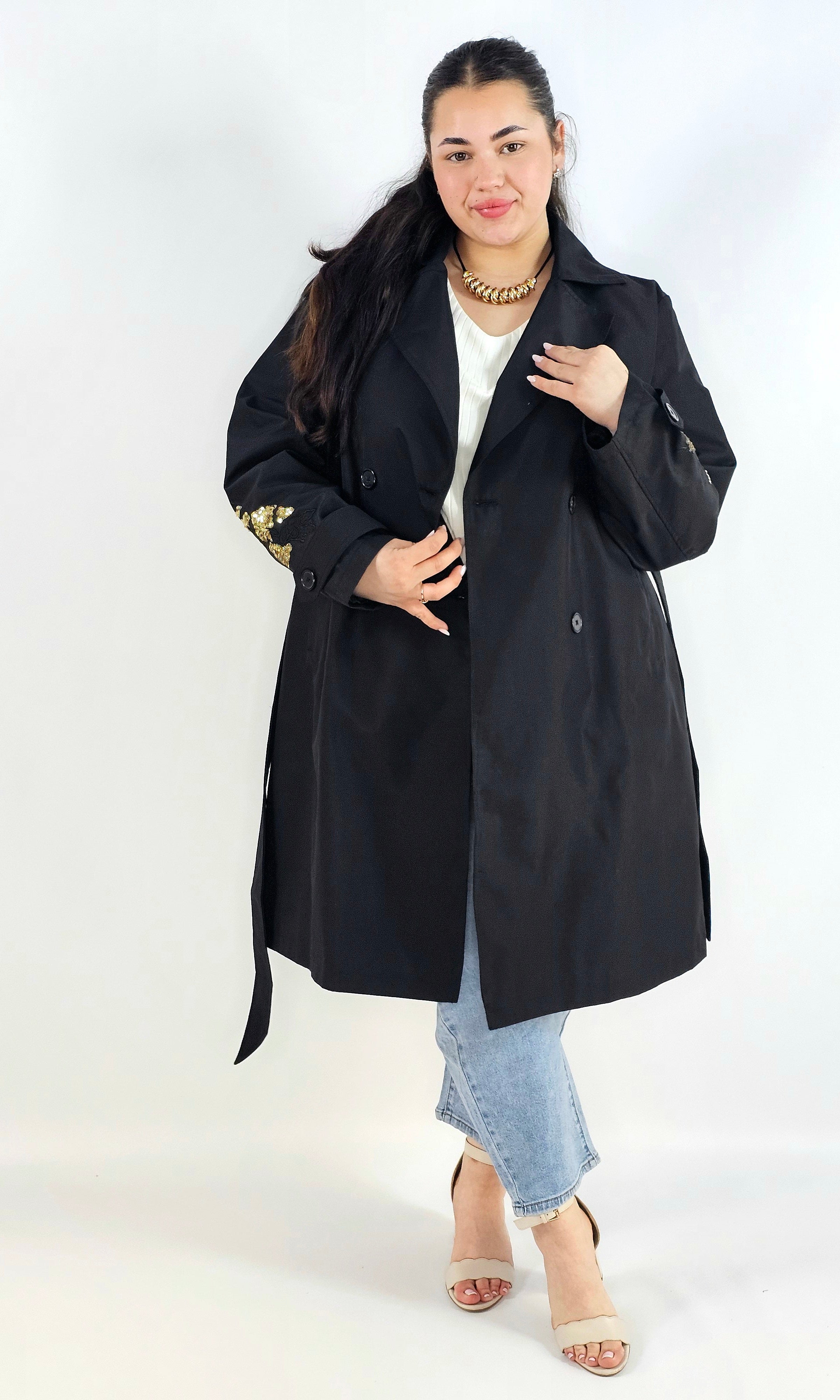 Płaszcz plus size z paskiem – elegancki płaszcz XXL z haftem na rękawie Stylowa XL