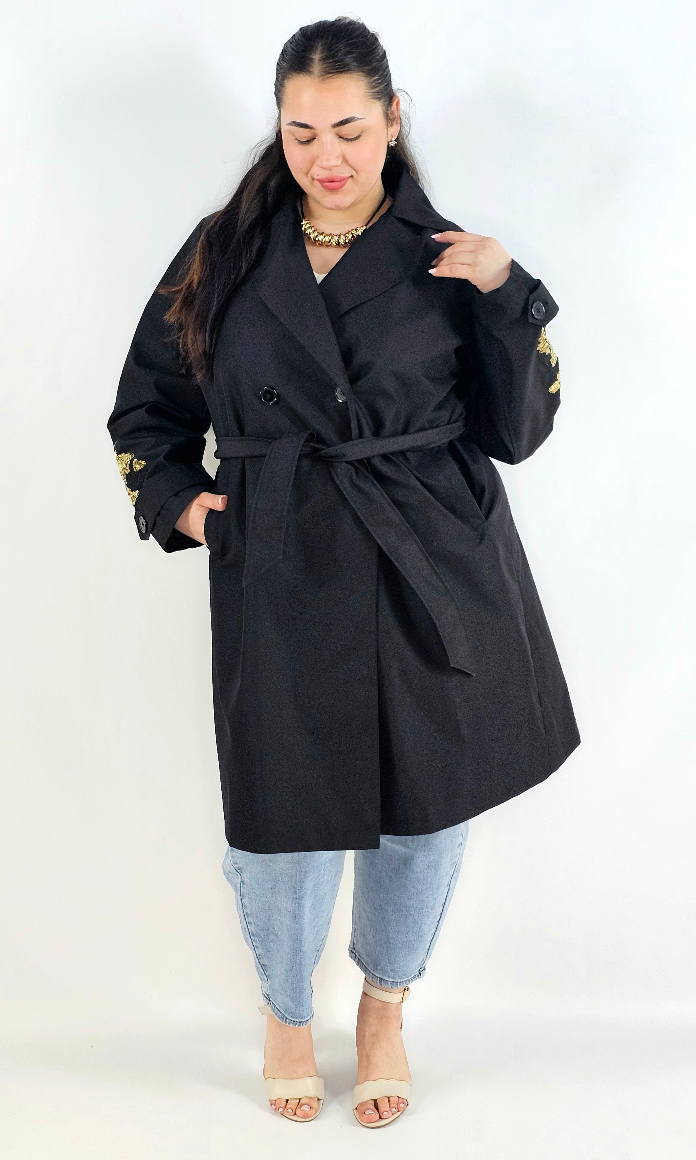 Płaszcz plus size z paskiem – elegancki płaszcz XXL z haftem na rękawie Stylowa XL