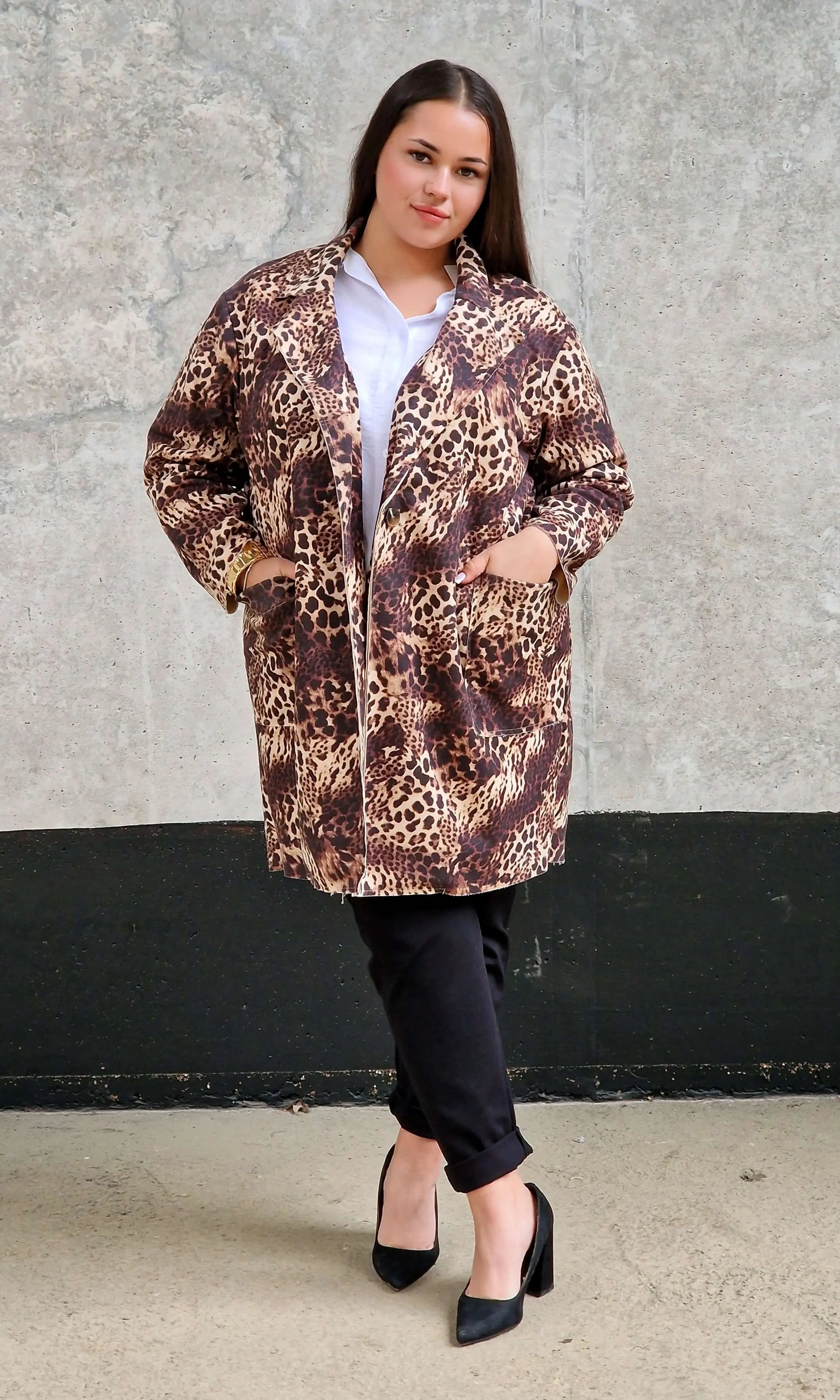 Płaszcz w panterkę plus size – elegancki i kobiecy Stylowa XL