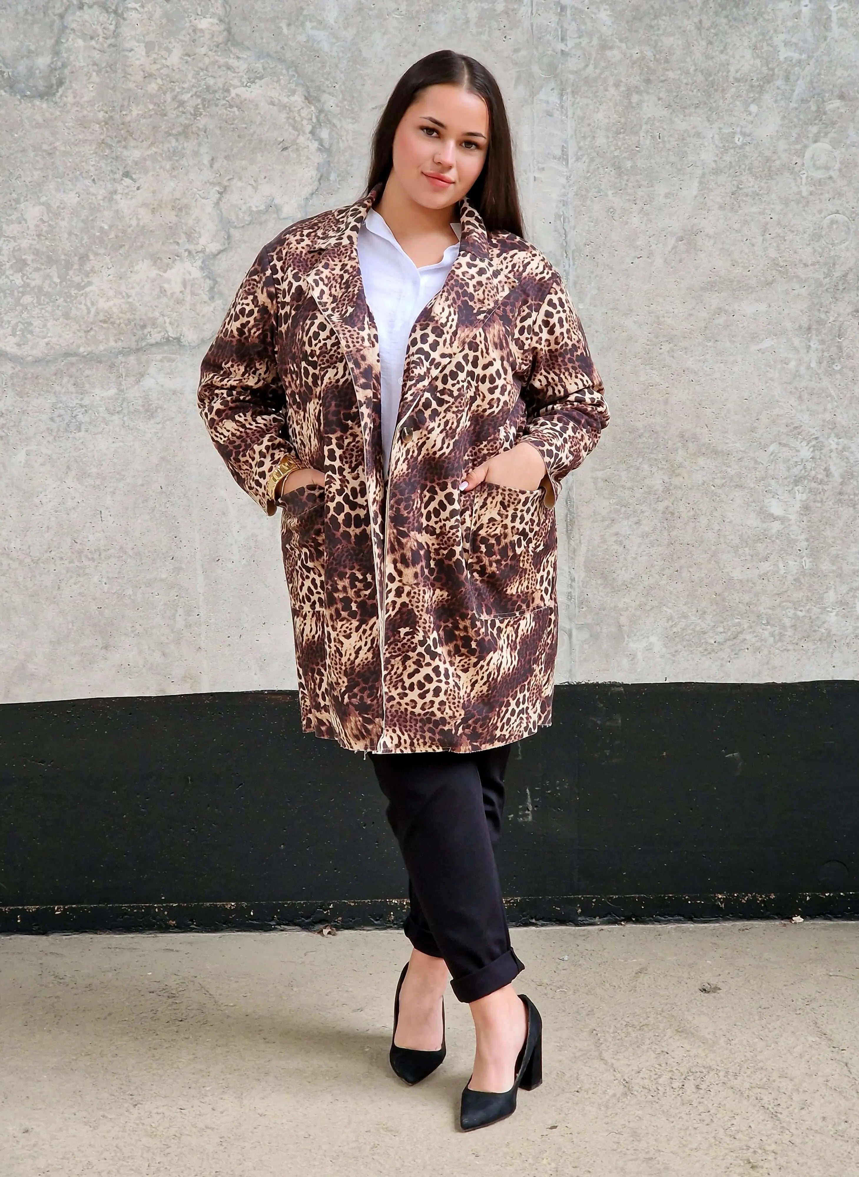 Płaszcz w panterkę plus size – elegancki i kobiecy Stylowa XL