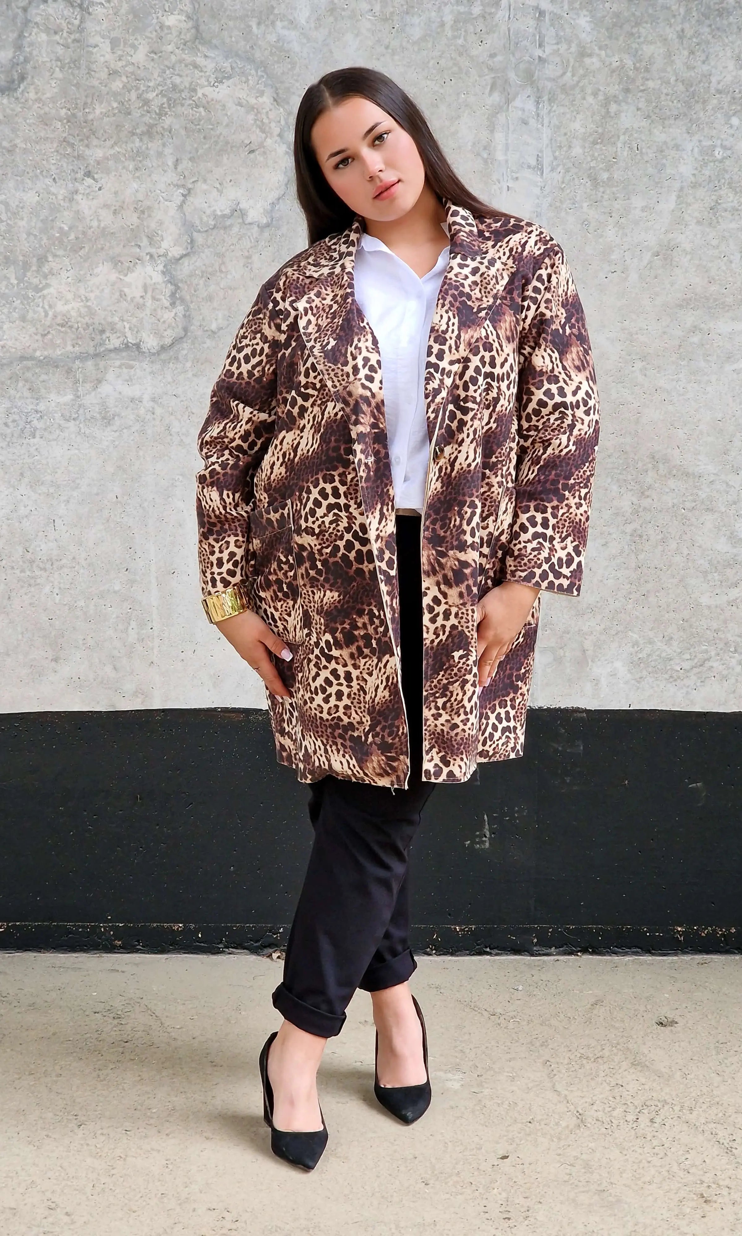 Płaszcz w panterkę plus size – elegancki i kobiecy Stylowa XL