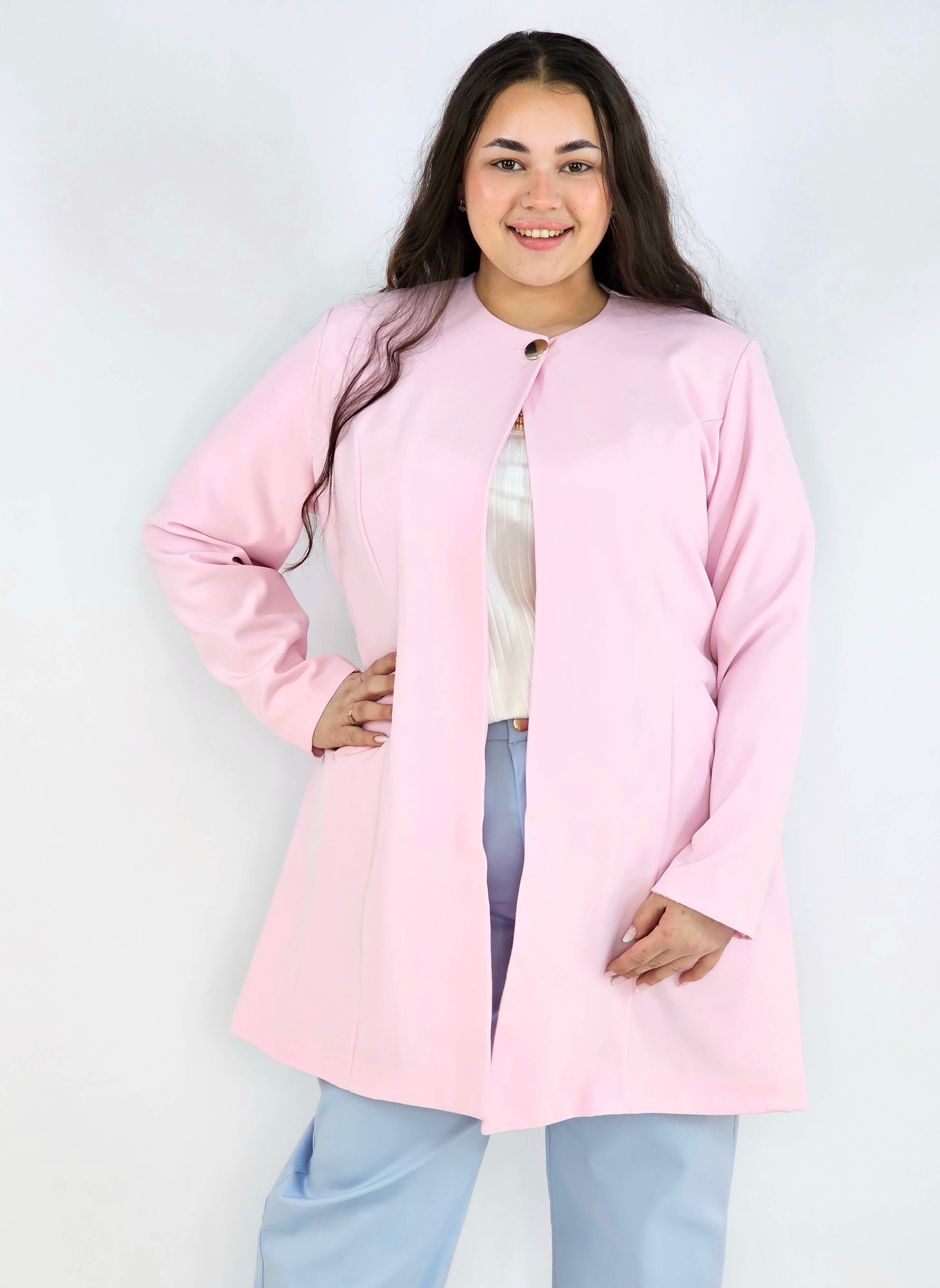 Przedłużana Marynarka Plus Size – Szyk i Komfort w Jednym | StylowaXL Stylowa XL