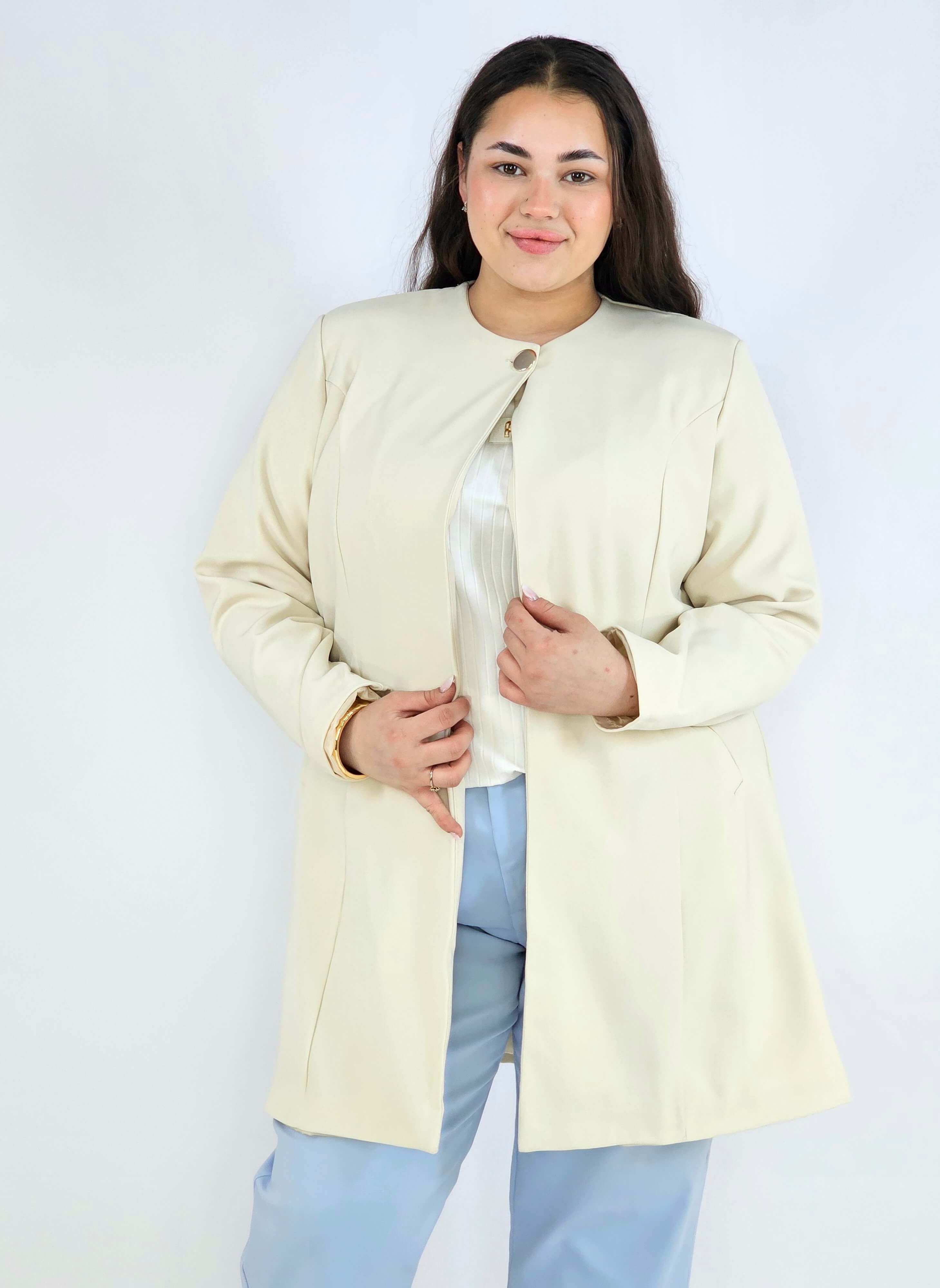 Przedłużana Marynarka Plus Size – Szyk i Komfort w Jednym | StylowaXL Stylowa XL