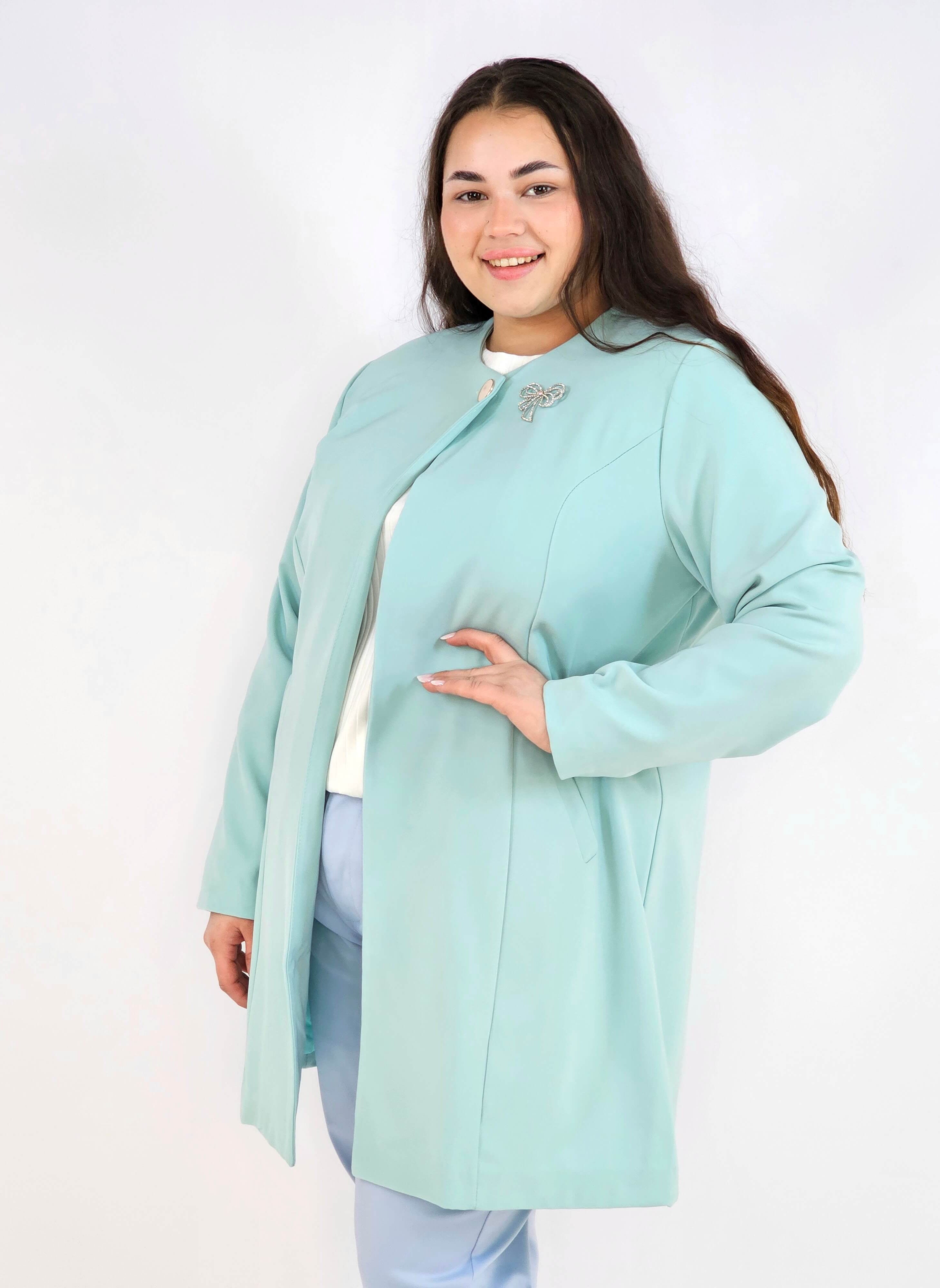 Przedłużana Marynarka Plus Size – Szyk i Komfort w Jednym | StylowaXL Stylowa XL