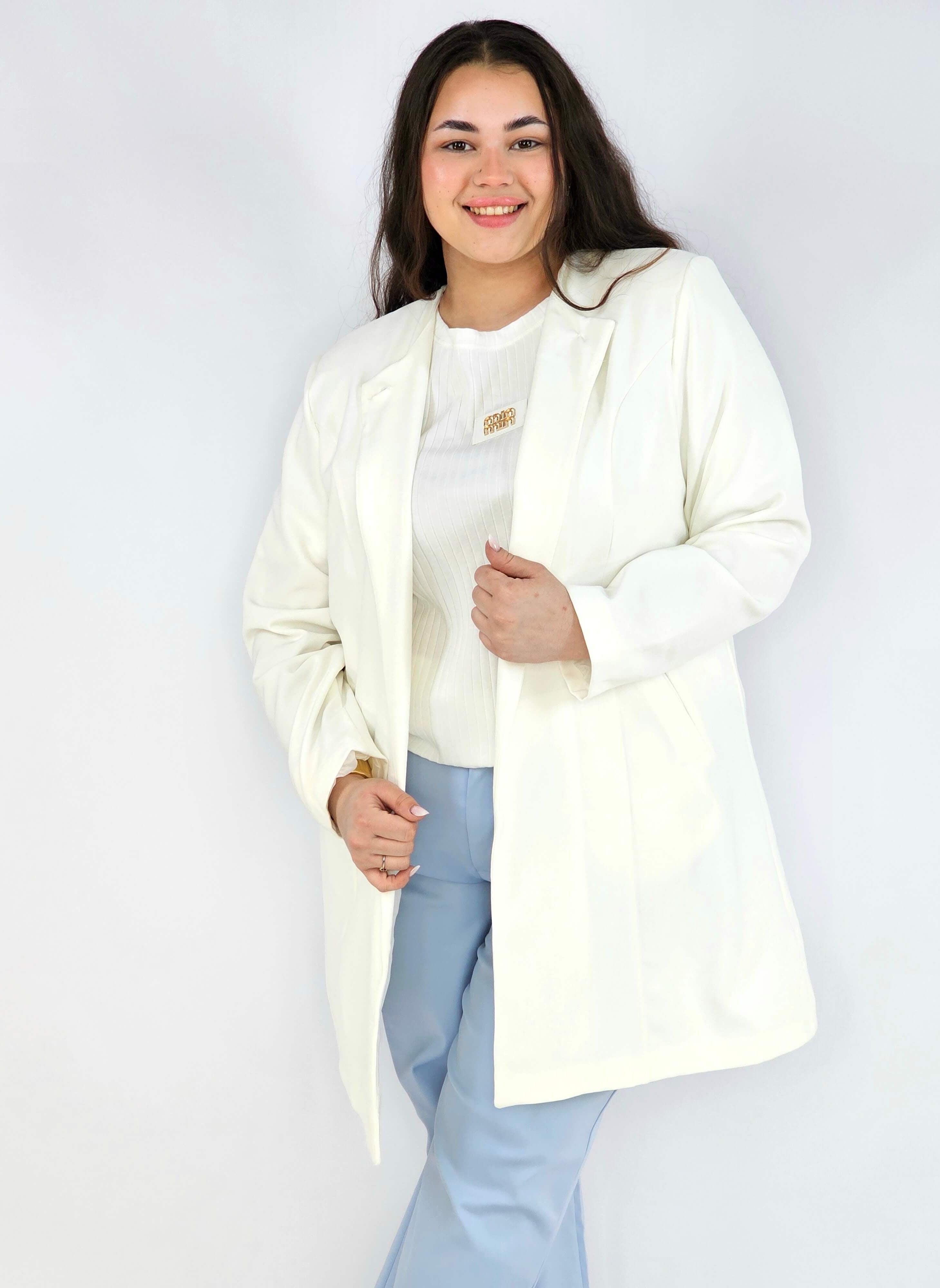 Przedłużana Marynarka Plus Size – Szyk i Komfort w Jednym | StylowaXL Stylowa XL