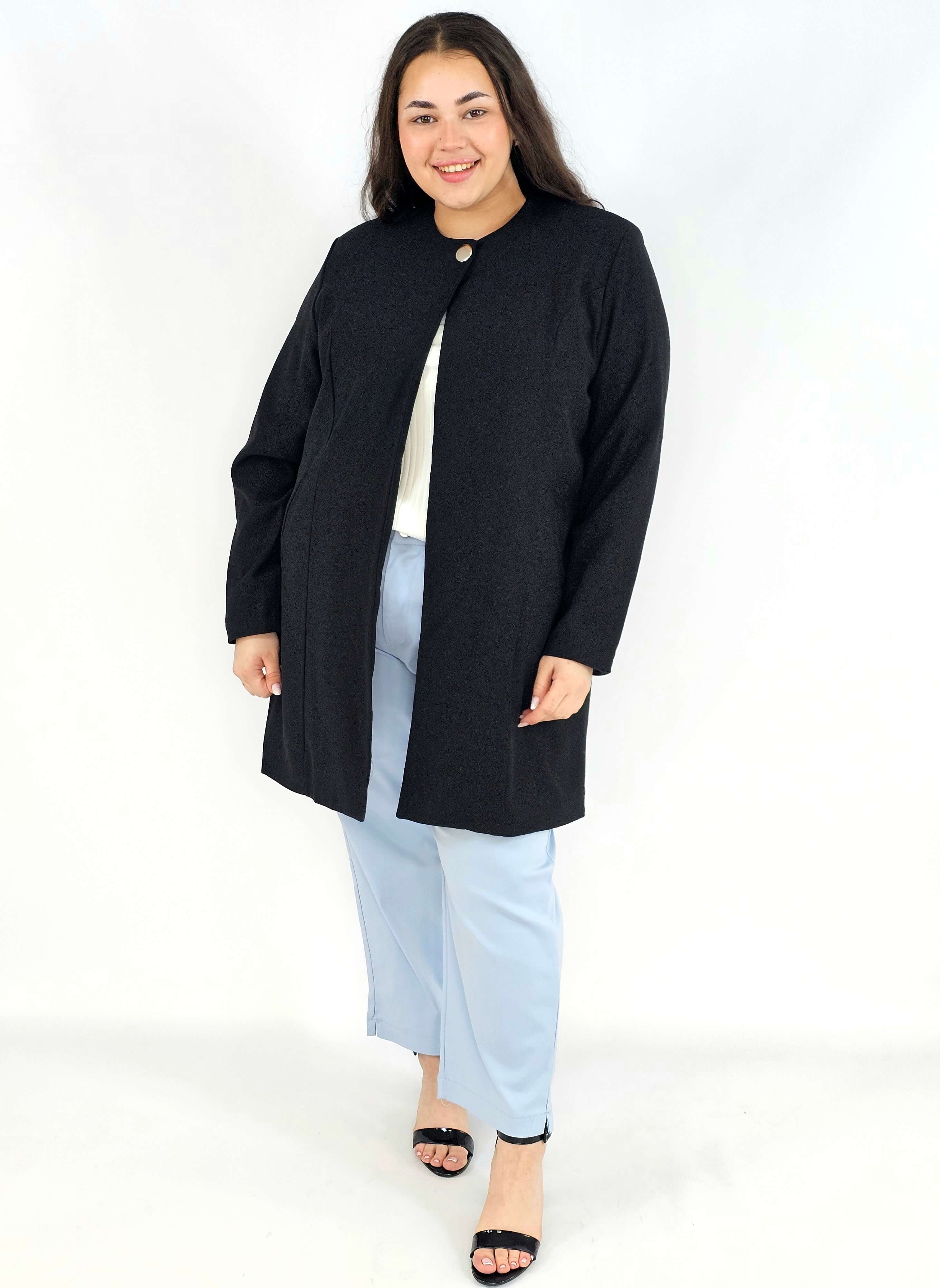 Przedłużana Marynarka Plus Size – Szyk i Komfort w Jednym | StylowaXL Stylowa XL