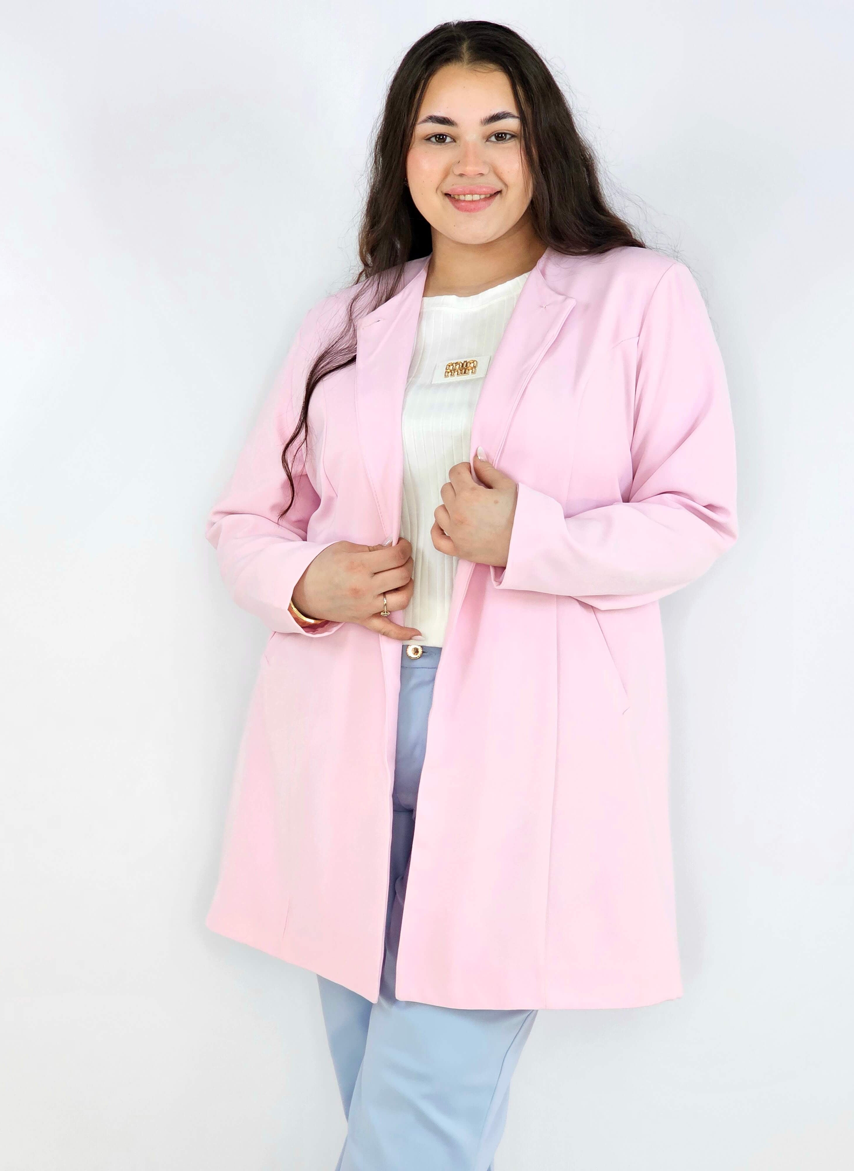 Przedłużana Marynarka Plus Size – Szyk i Komfort w Jednym | StylowaXL Stylowa XL