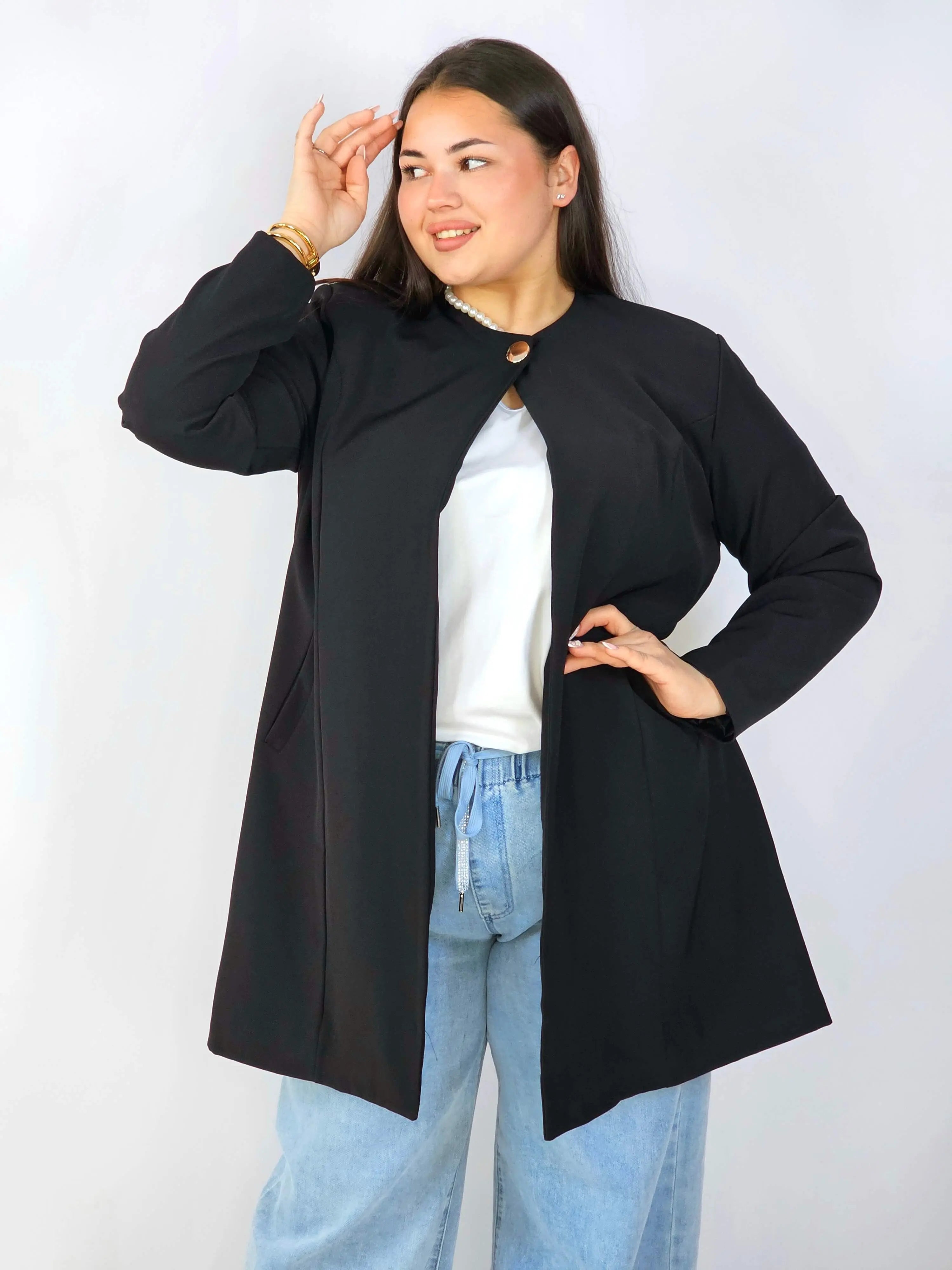 Przedłużana Marynarka Plus Size – Szyk i Komfort w Jednym | StylowaXL Stylowa XL