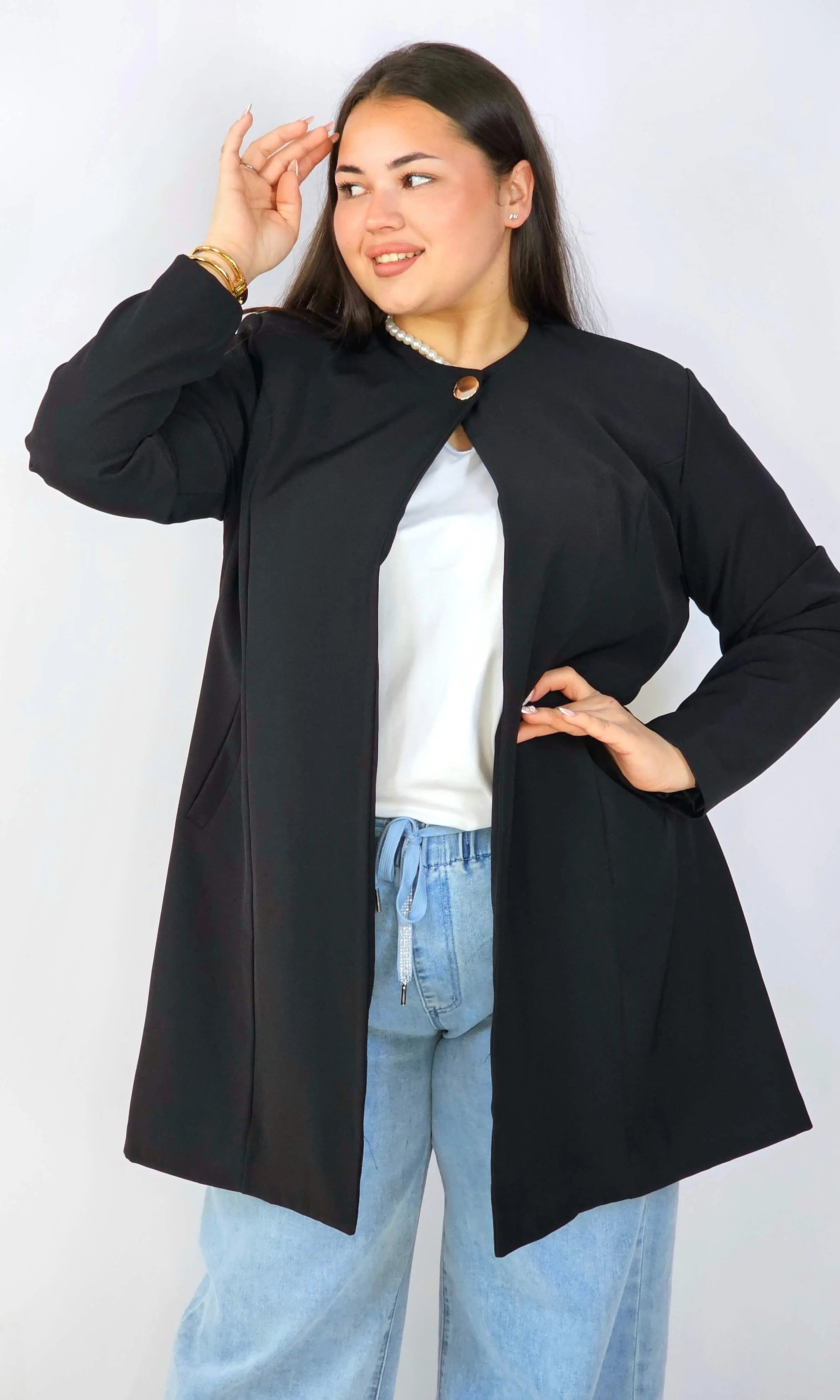 Przedłużana Marynarka Plus Size – Szyk i Komfort w Jednym | StylowaXL Stylowa XL