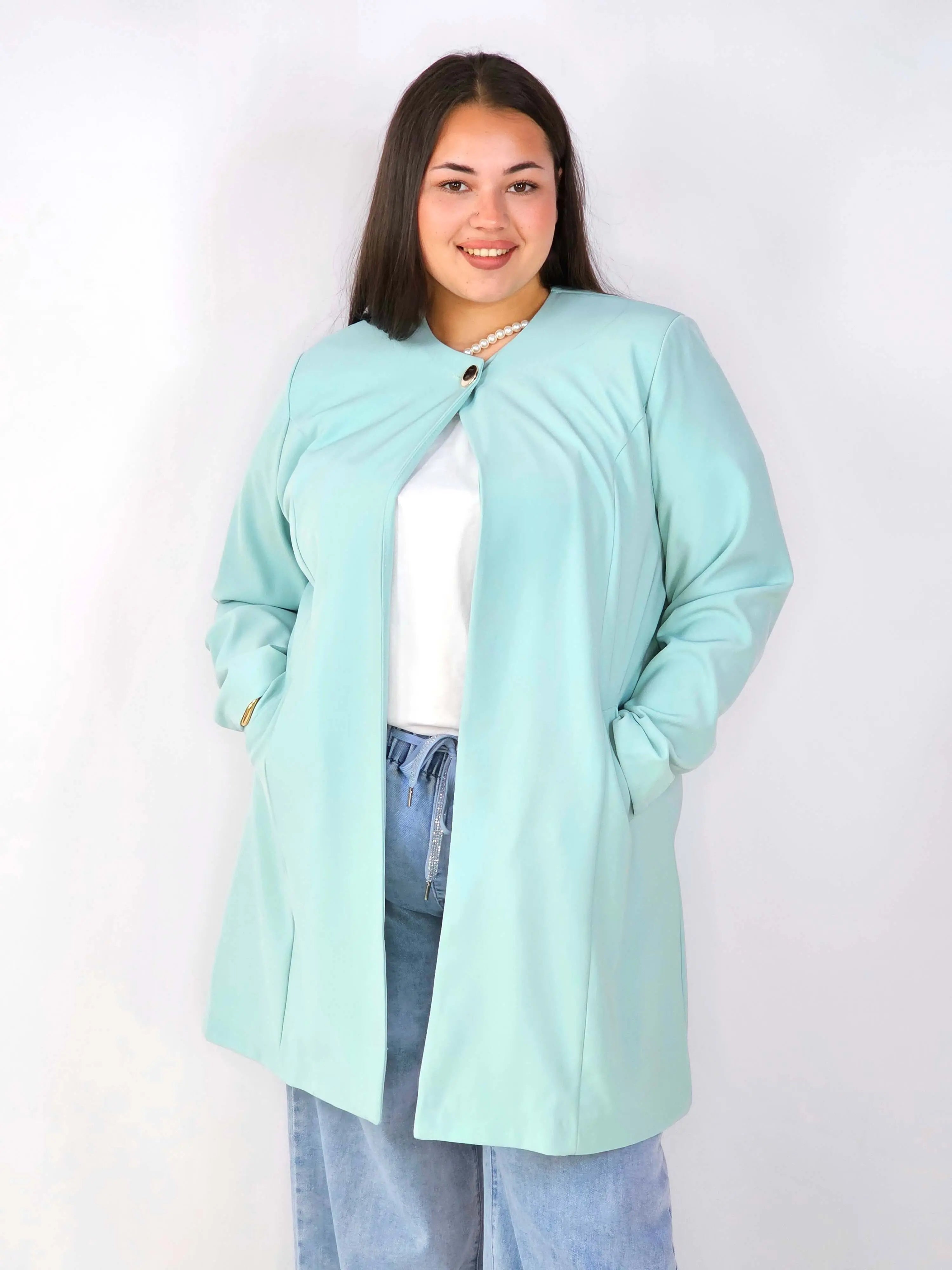 Przedłużana Marynarka Plus Size – Szyk i Komfort w Jednym | StylowaXL Stylowa XL