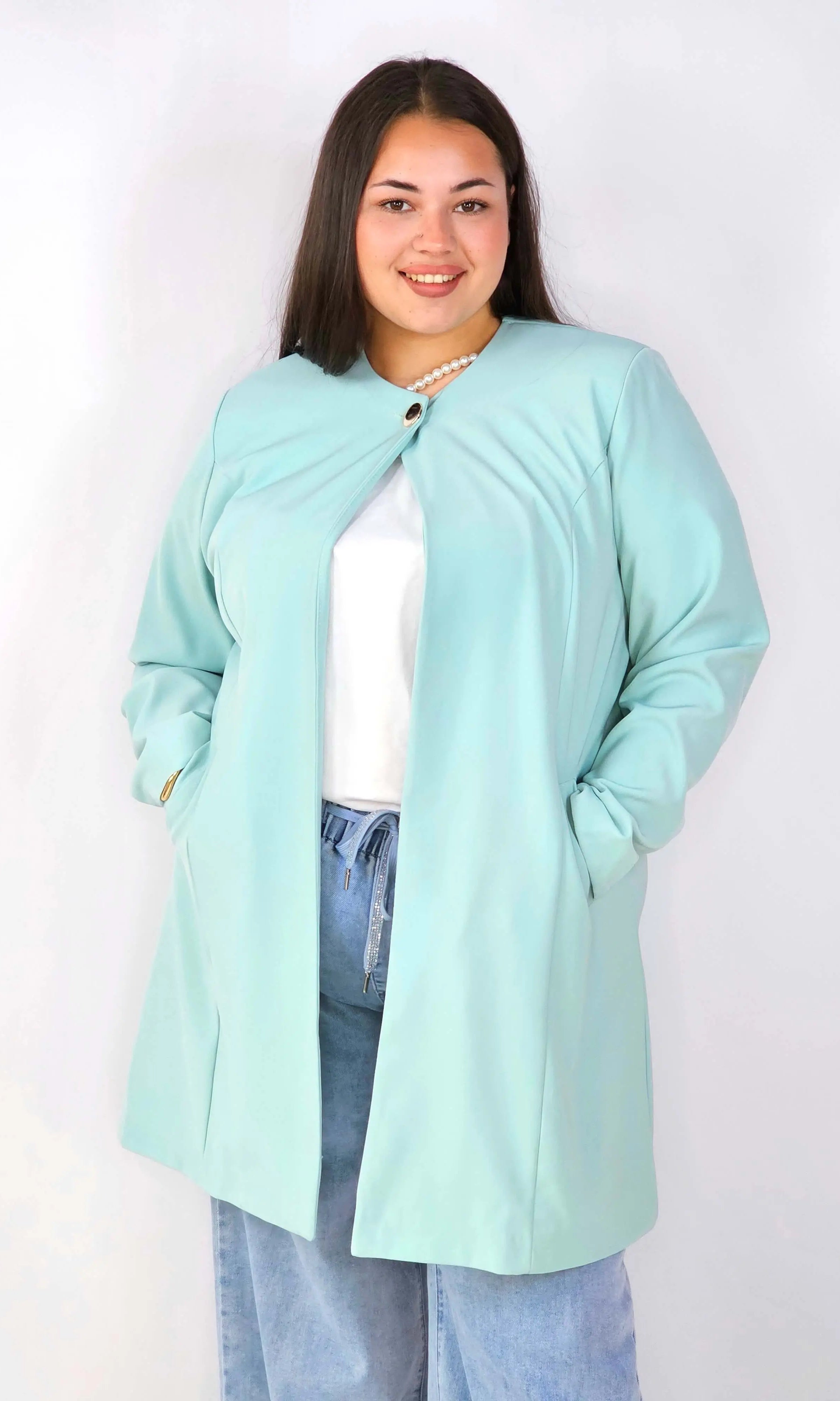 Przedłużana Marynarka Plus Size – Szyk i Komfort w Jednym | StylowaXL Stylowa XL