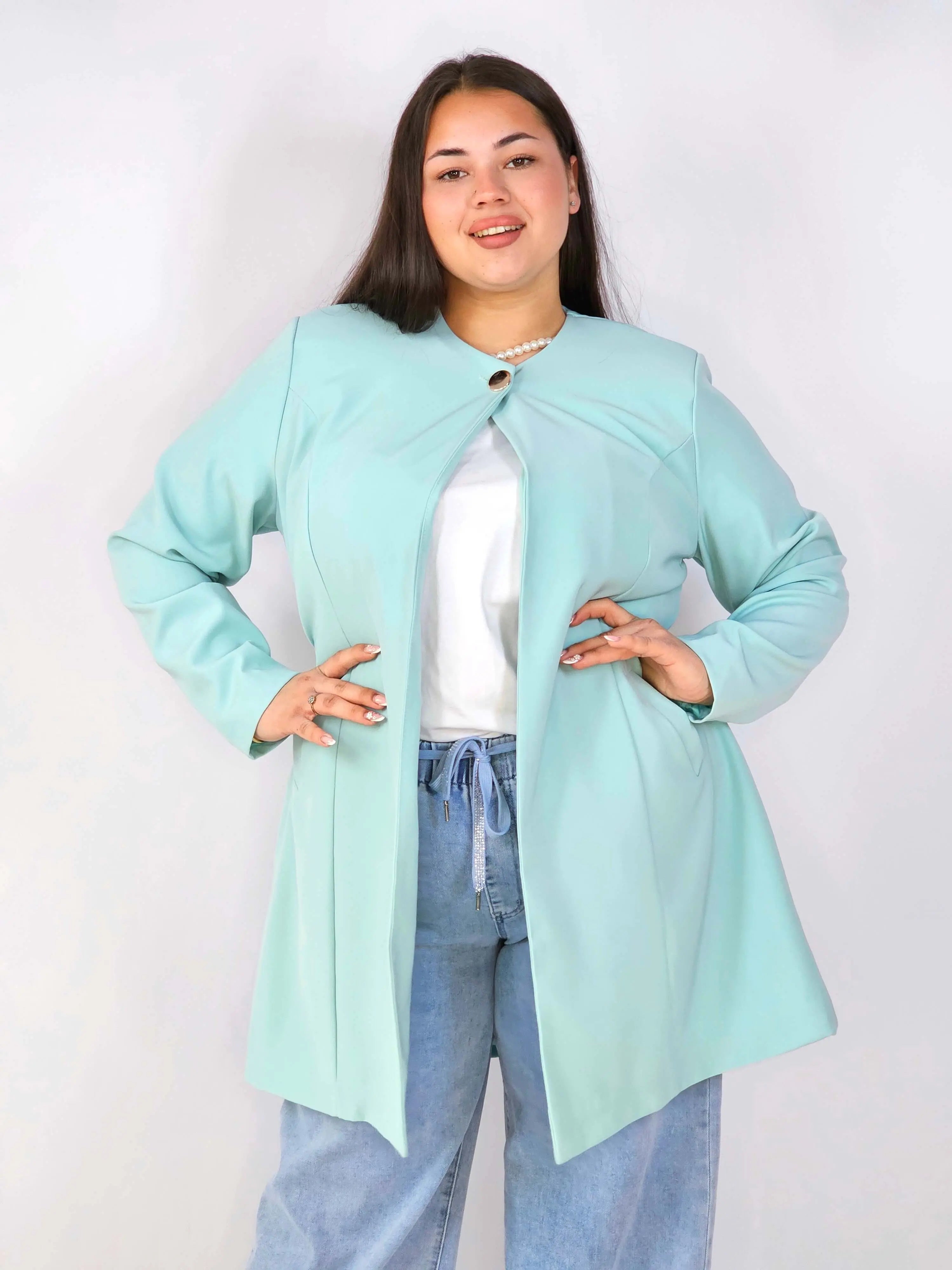 Przedłużana Marynarka Plus Size – Szyk i Komfort w Jednym | StylowaXL Stylowa XL