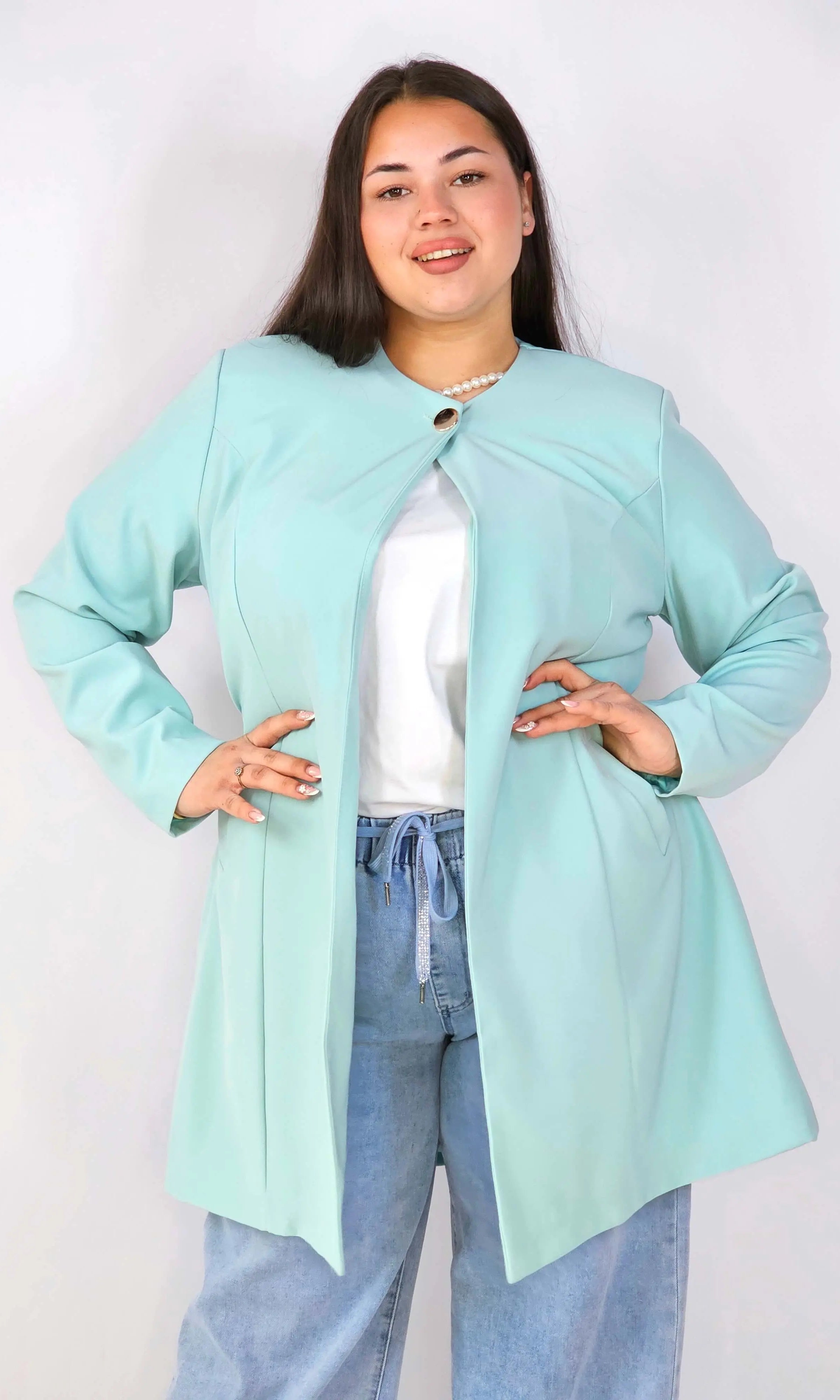 Przedłużana Marynarka Plus Size – Szyk i Komfort w Jednym | StylowaXL Stylowa XL