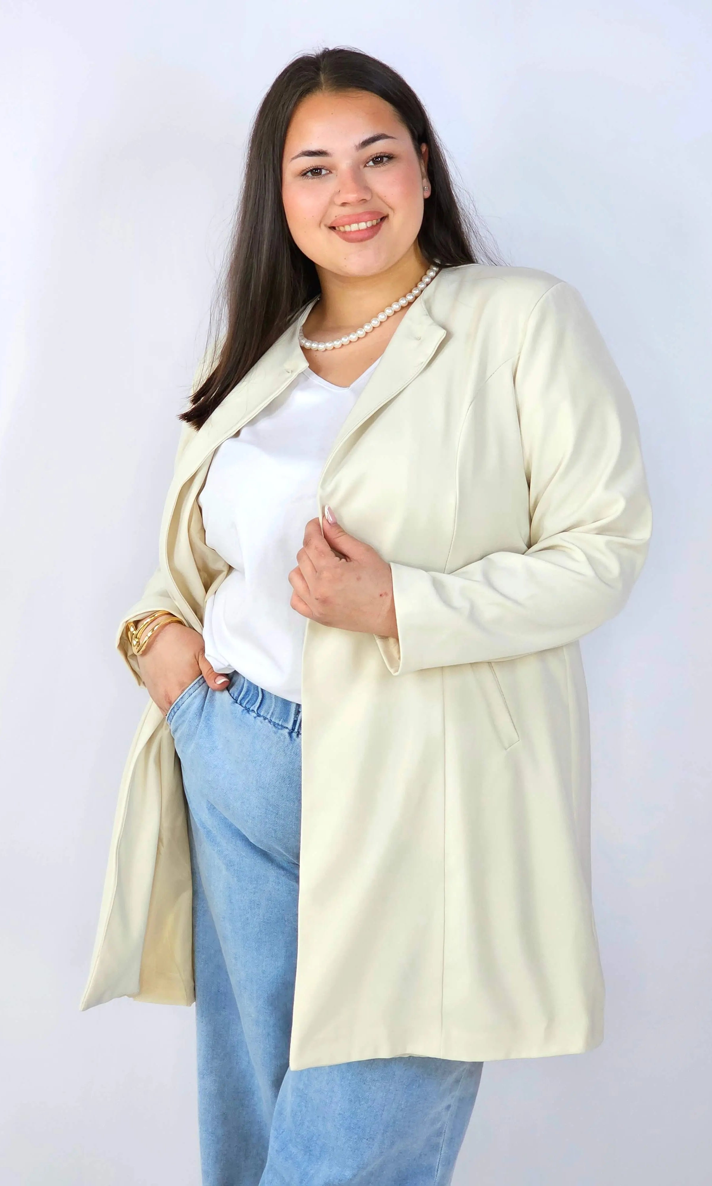 Przedłużana Marynarka Plus Size – Szyk i Komfort w Jednym | StylowaXL Stylowa XL
